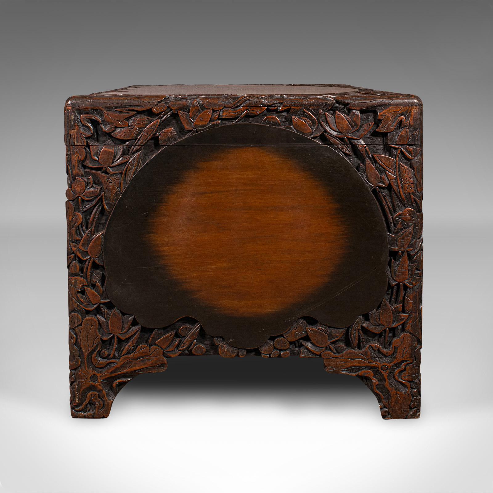 Large Vintage Chinese Carved Chest, Camphorwood Linen Trunk, Art Deco, C.1930 For Sale 1