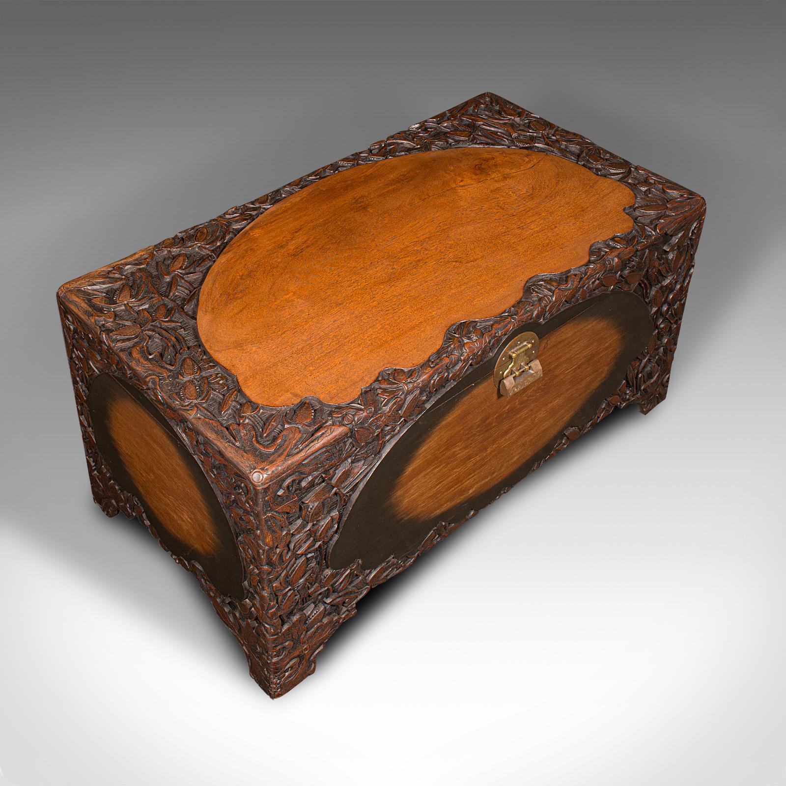 Large Vintage Chinese Carved Chest, Camphorwood Linen Trunk, Art Deco, C.1930 For Sale 2