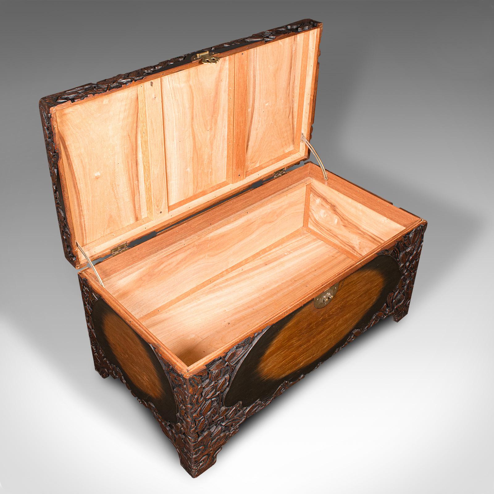Large Vintage Chinese Carved Chest, Camphorwood Linen Trunk, Art Deco, C.1930 For Sale 3