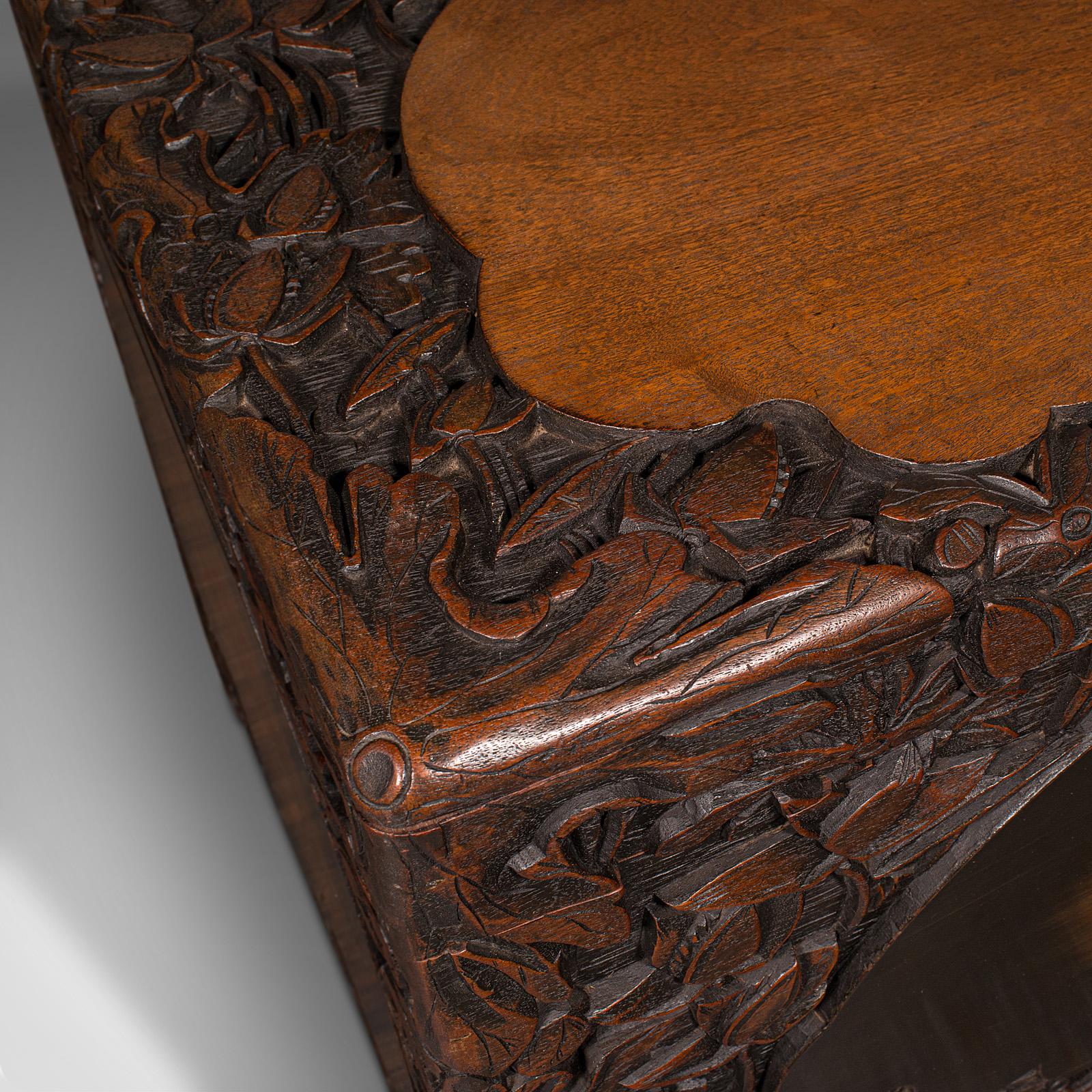 Large Vintage Chinese Carved Chest, Camphorwood Linen Trunk, Art Deco, C.1930 For Sale 4