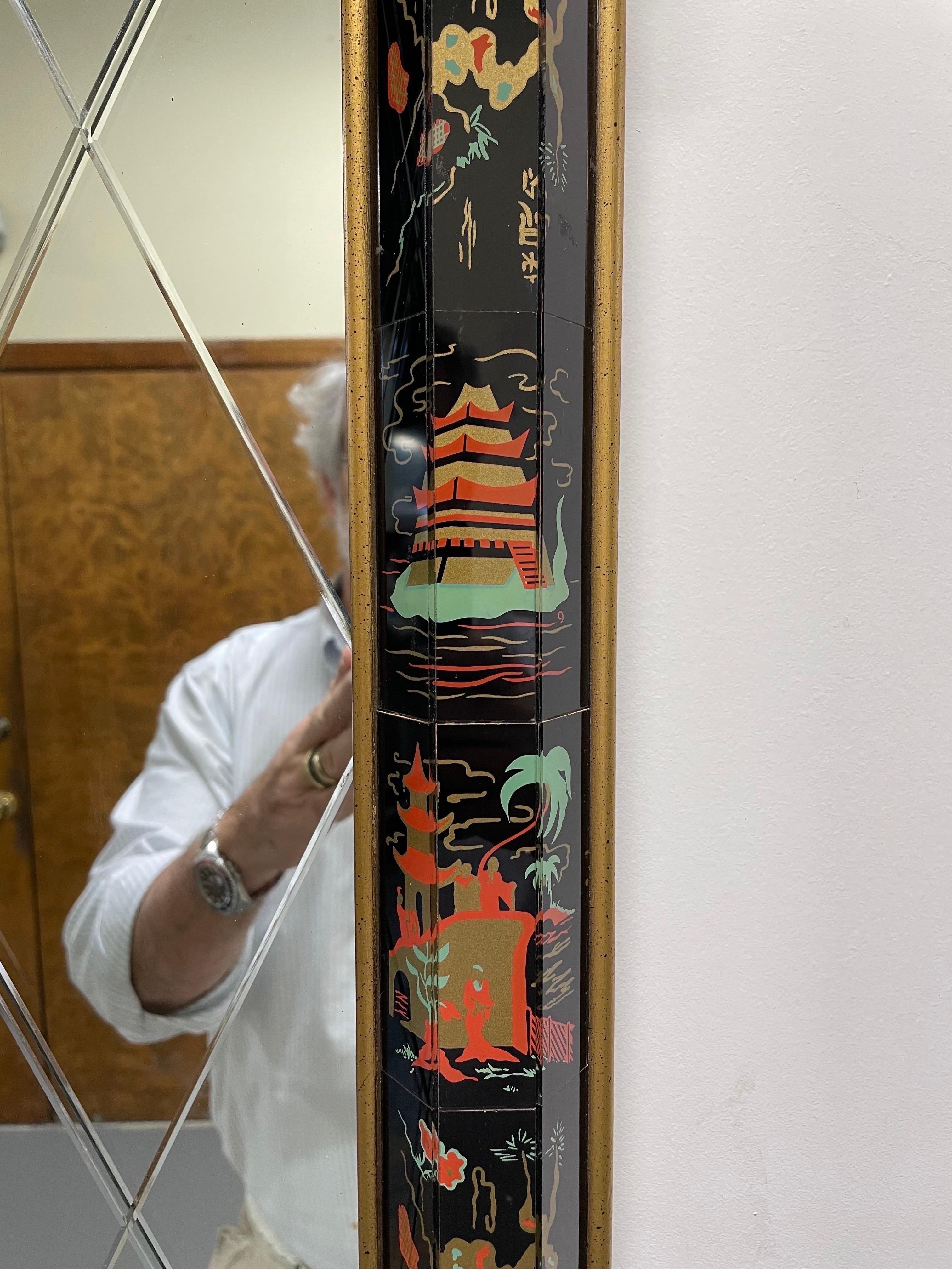 Grand miroir mural églomisé vintage Chinoiserie en vente 1