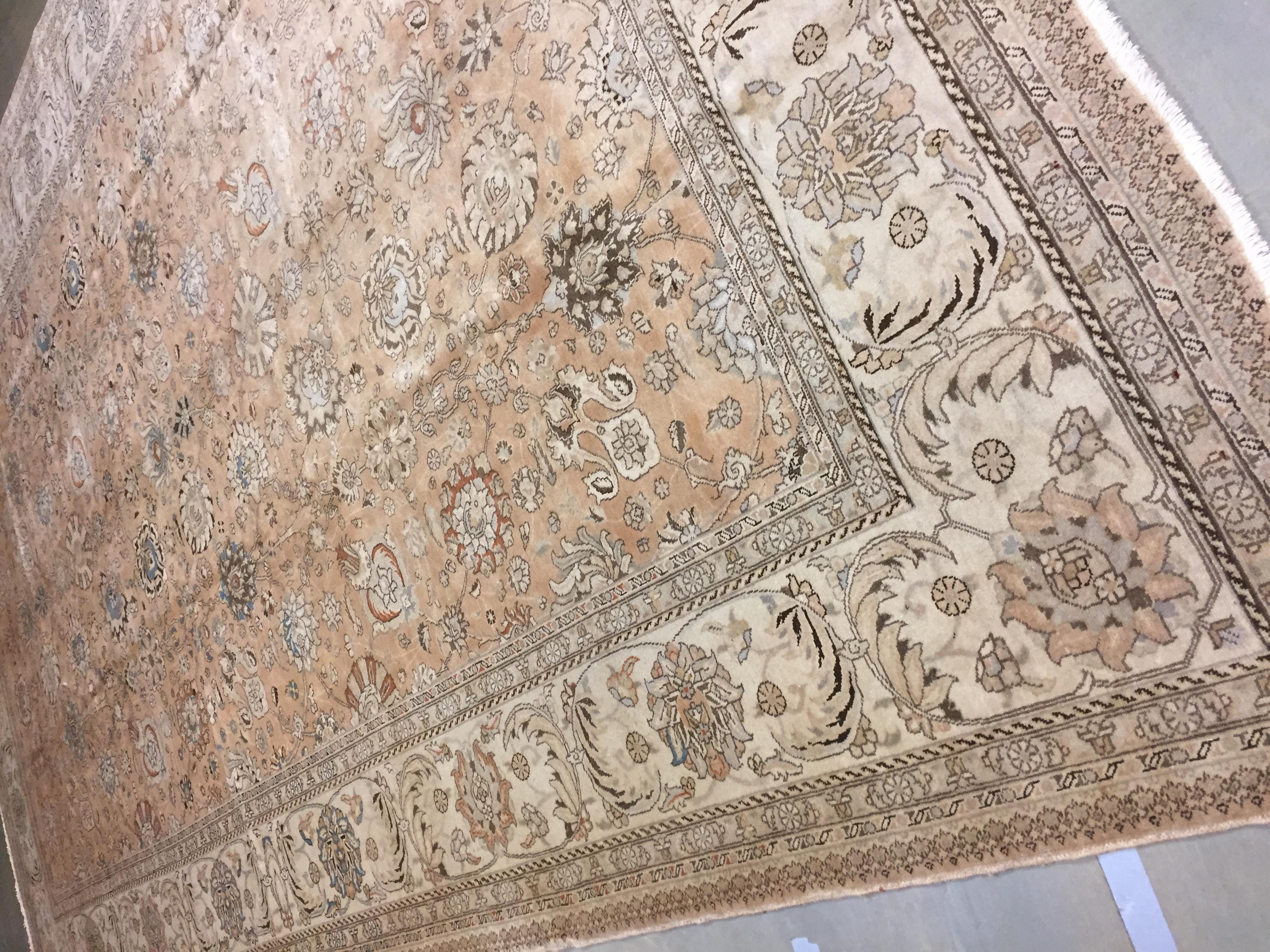 Tessuto a mano Grande tappeto Tabriz persiano beige vintage del 1920, 10'5 x 15'6 in vendita