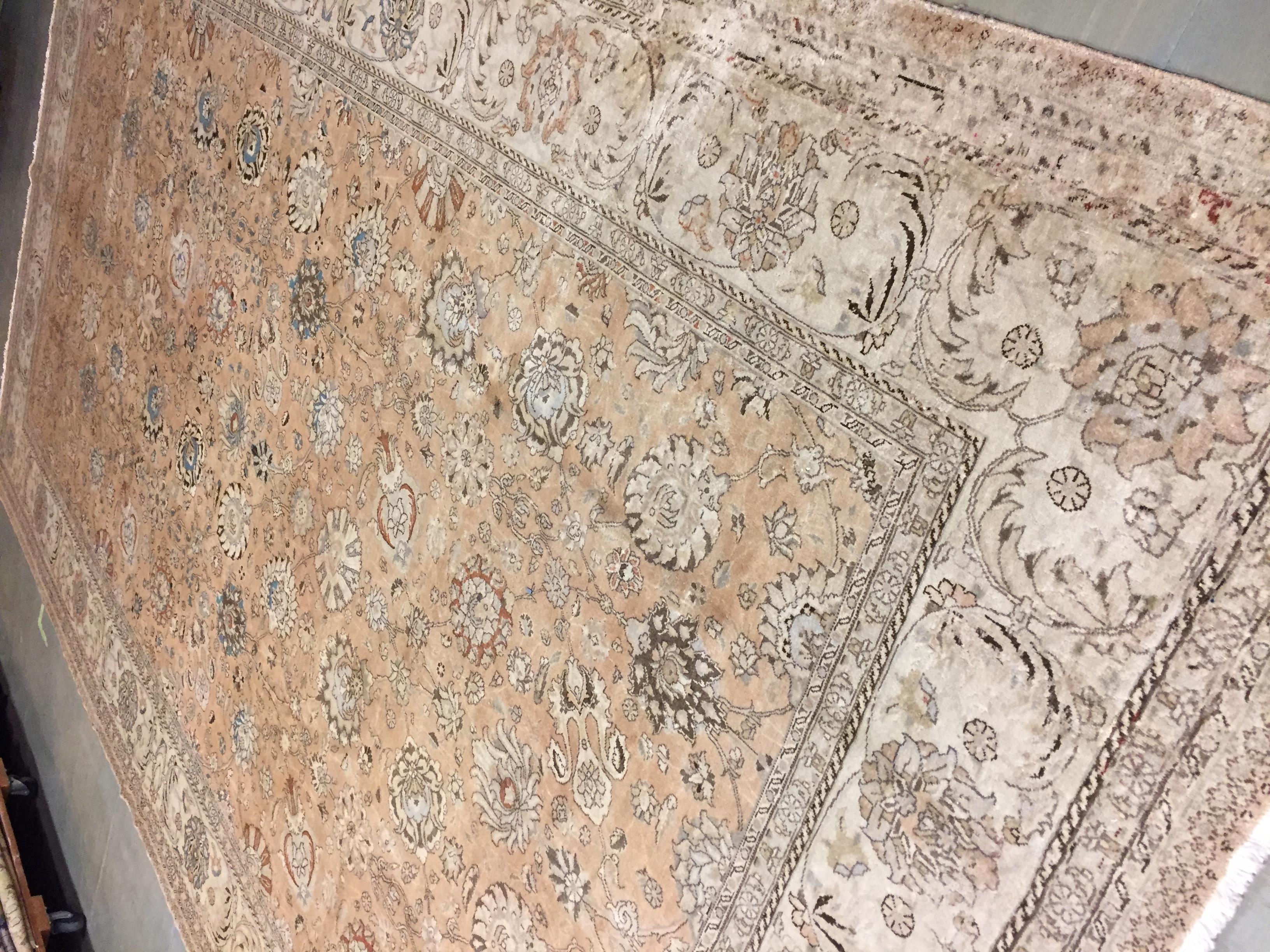Grande tappeto Tabriz persiano beige vintage del 1920, 10'5 x 15'6 In condizioni buone in vendita a New York, NY