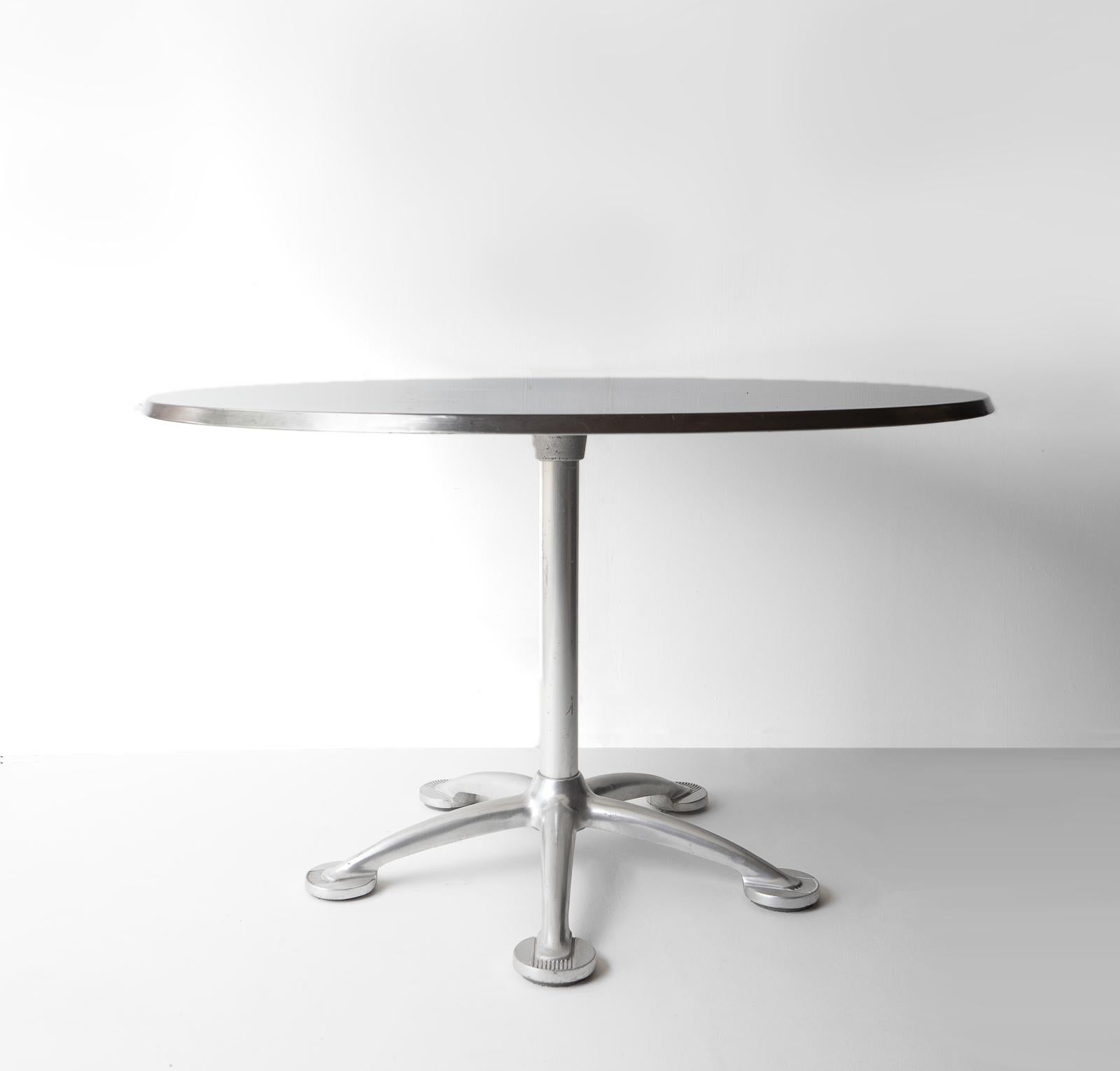 Large Vintage Circular Indoor/Outdoor Bistro Table By Jorge Pensi For Amat In Good Condition For Sale In Bristol, GB