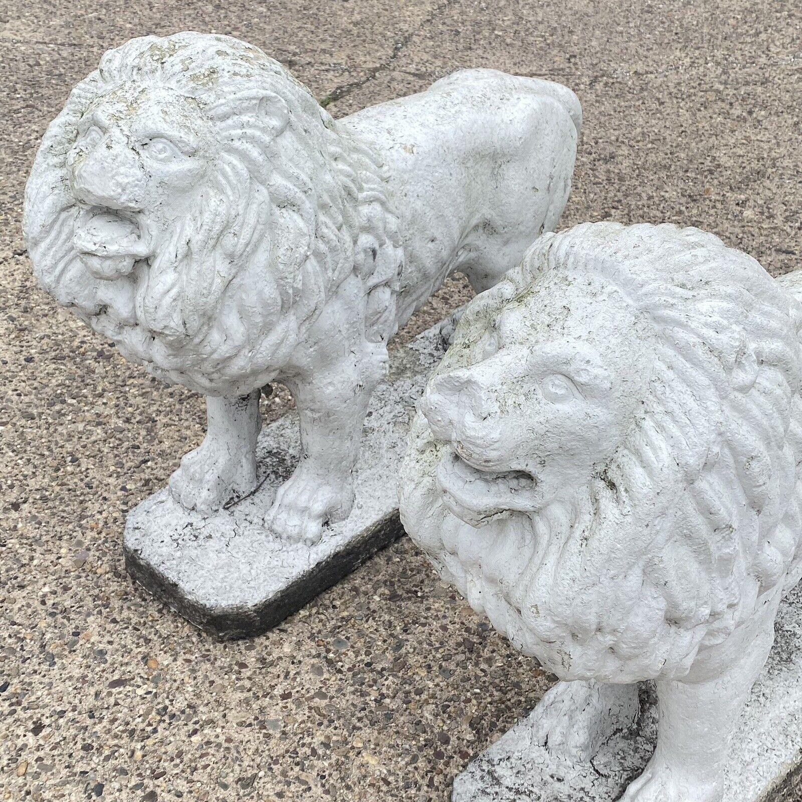 Große stehende Guardian-Gartenstatue aus Zement im klassischen Vintage-Stil mit Löwenmotiv, Paar im Zustand „Gut“ im Angebot in Philadelphia, PA