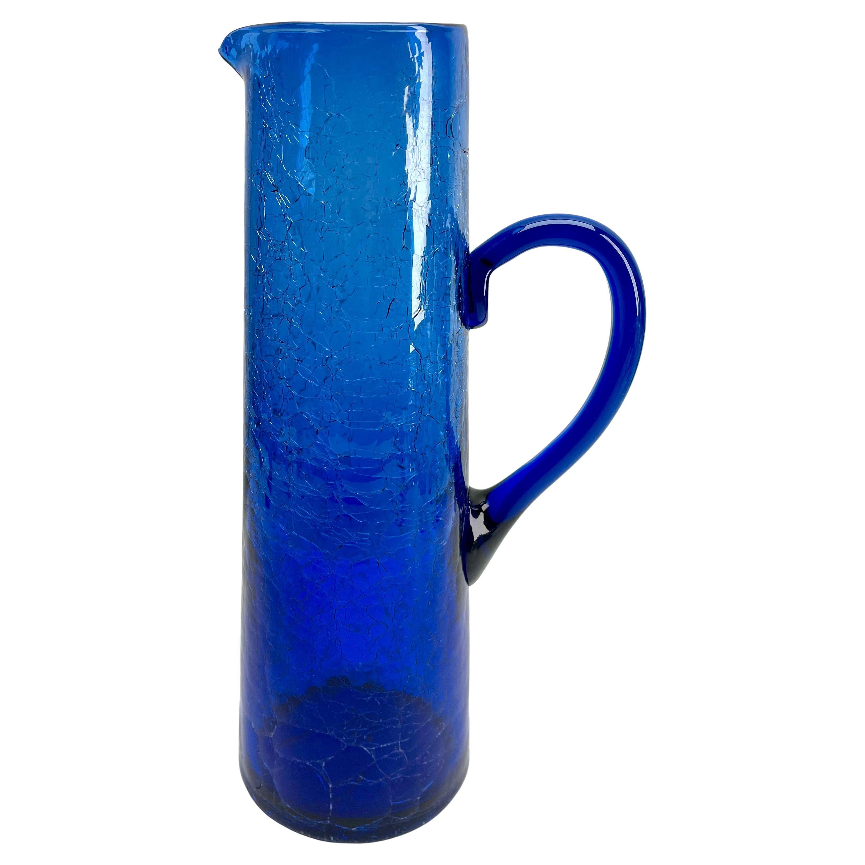 Gran jarra vintage de cristal craquelado azul cobalto con asa