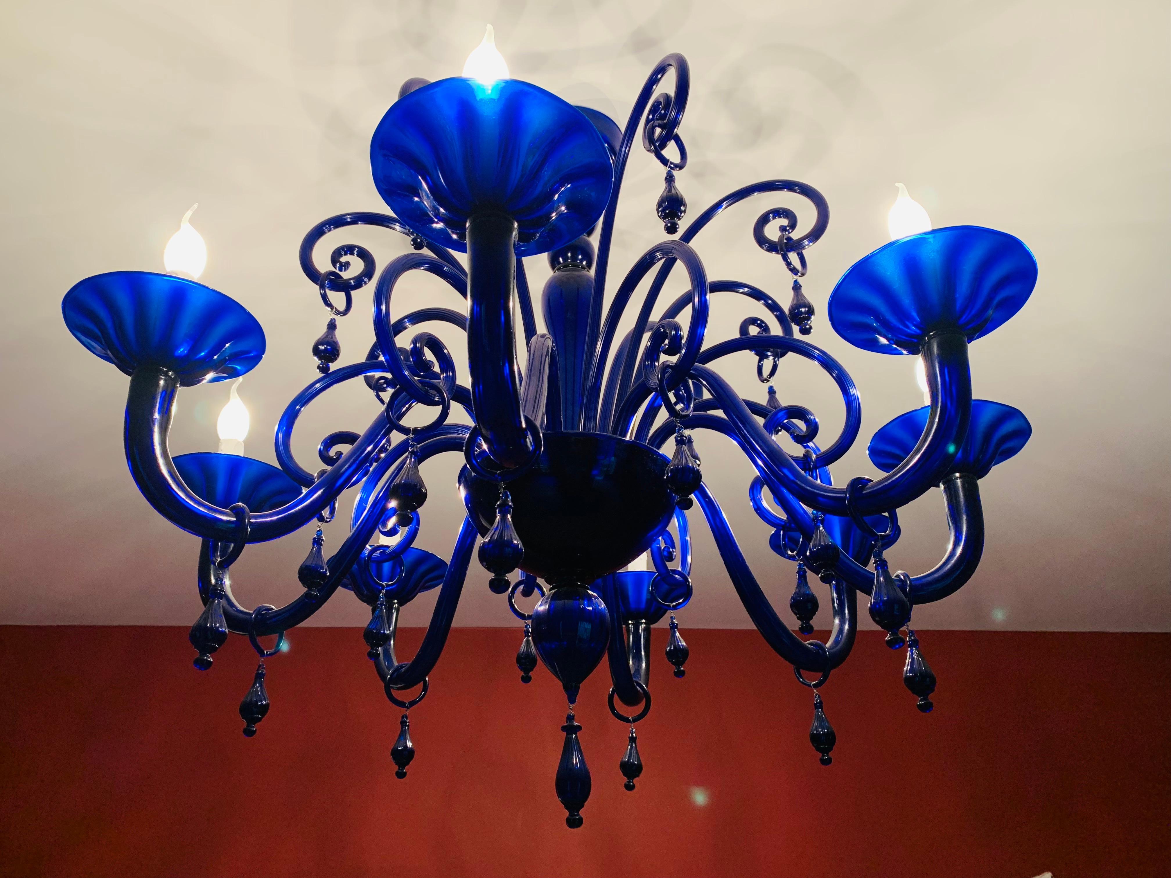 Large Vintage Cobalt Blue Hand Blown Murano Glass 8 Branch Chandelier In Good Condition In London, GB