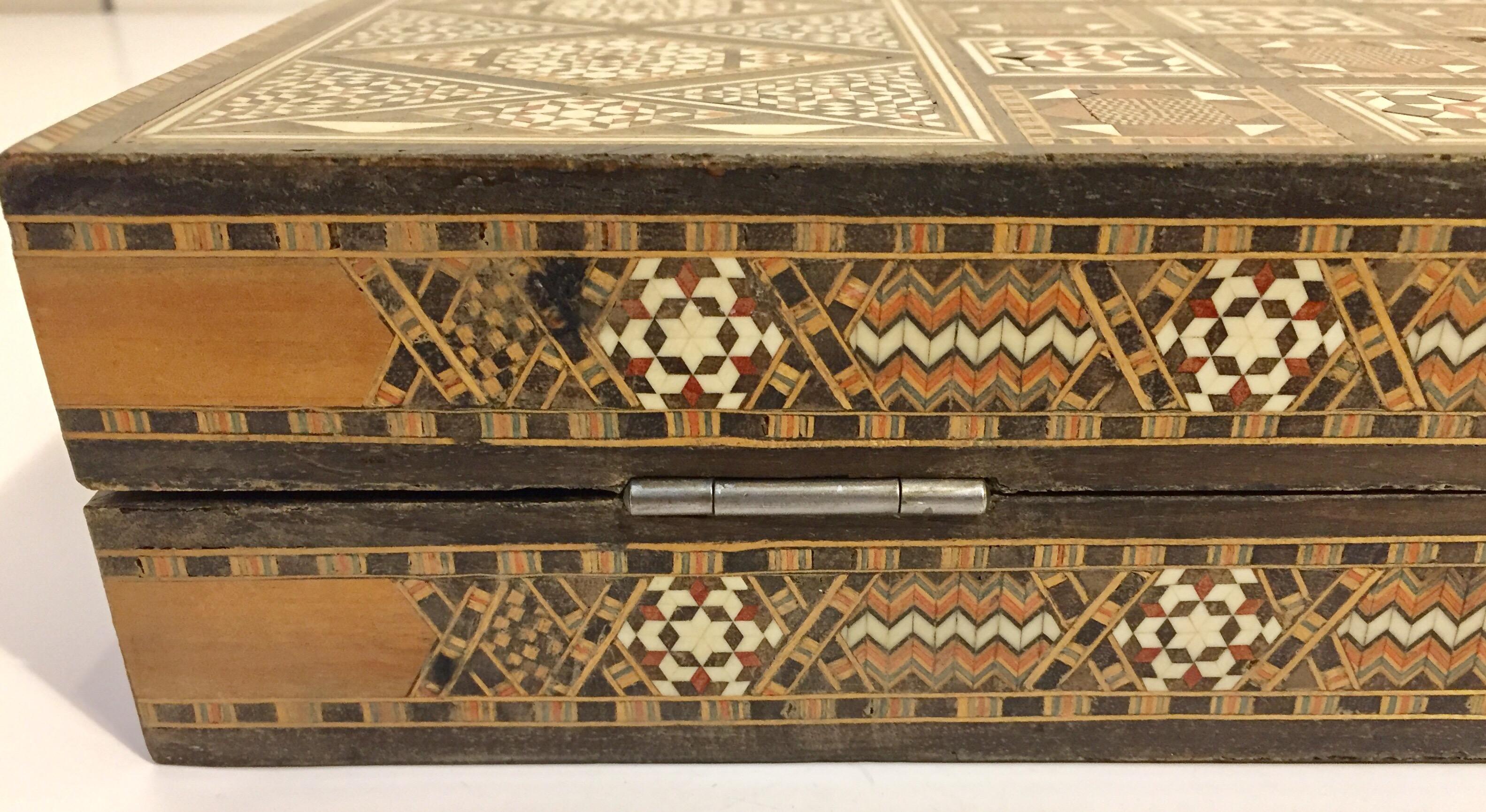 Large Vintage Complete Syrian Inlaid Mosaic Backgammon and Chess Game 6