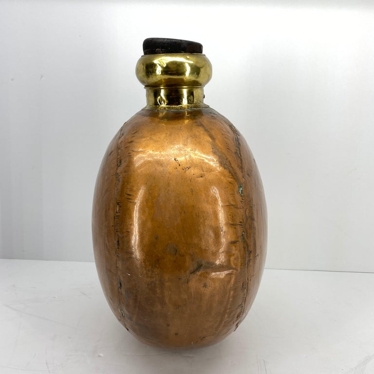 Copper brass finely engraved museum hot water bottle with ludelhole around 1800 from courtly possession museal !