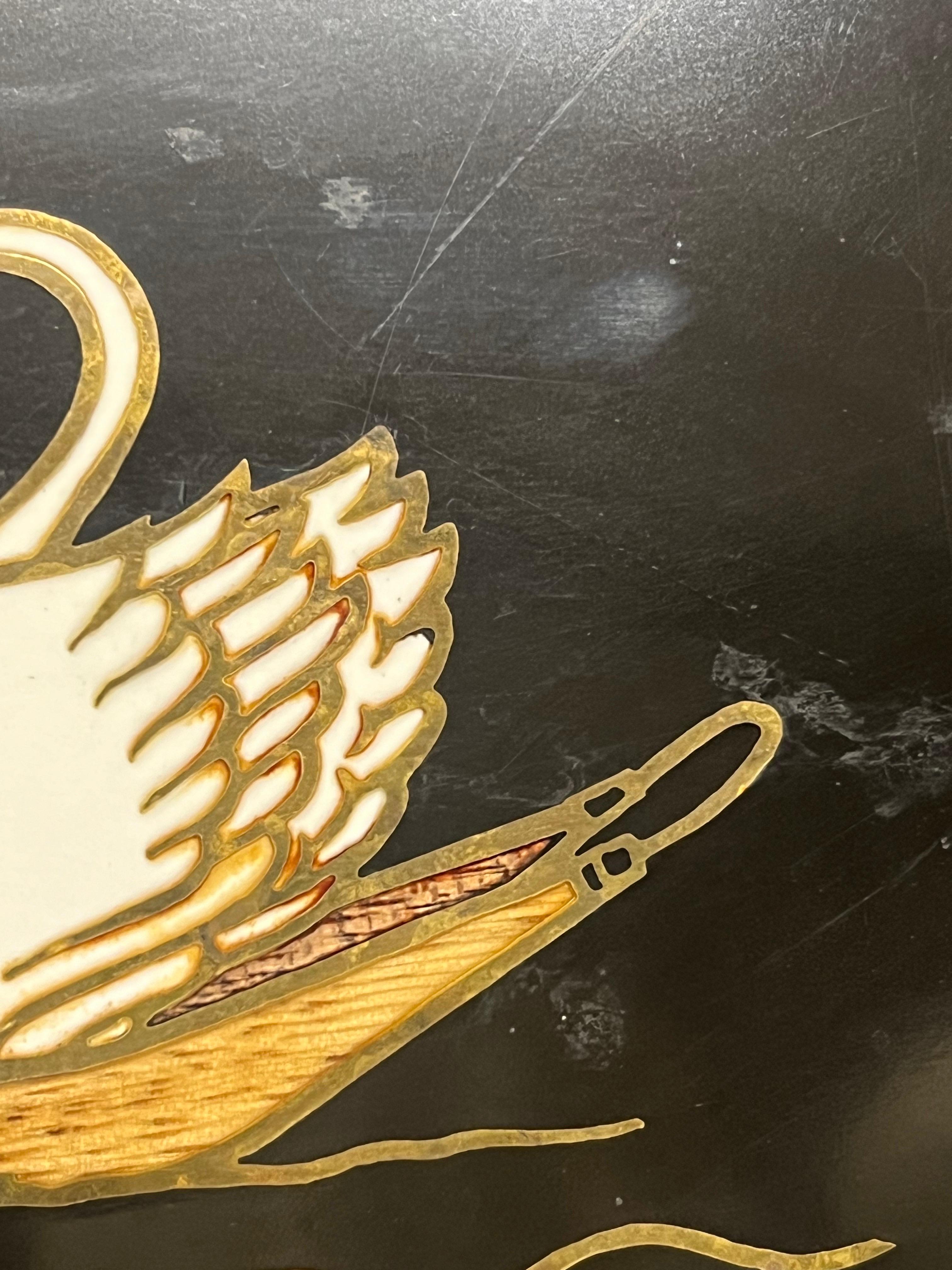 Gran bandeja vintage Couroc de latón y piedra con incrustaciones de cisne Estadounidense en venta