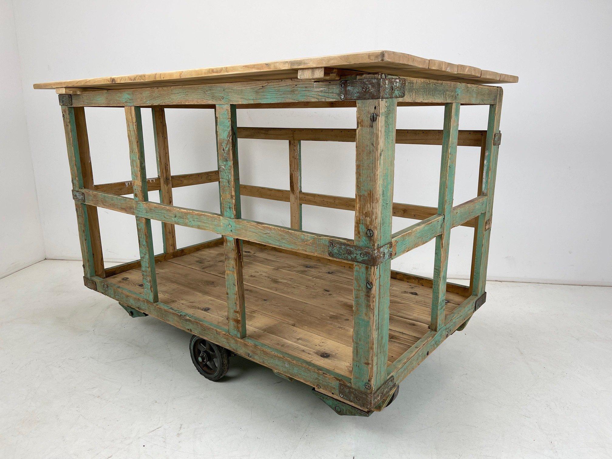 Large Vintage Czech Wooden Cart on Wheels / Kitchen Island In Good Condition For Sale In Praha, CZ