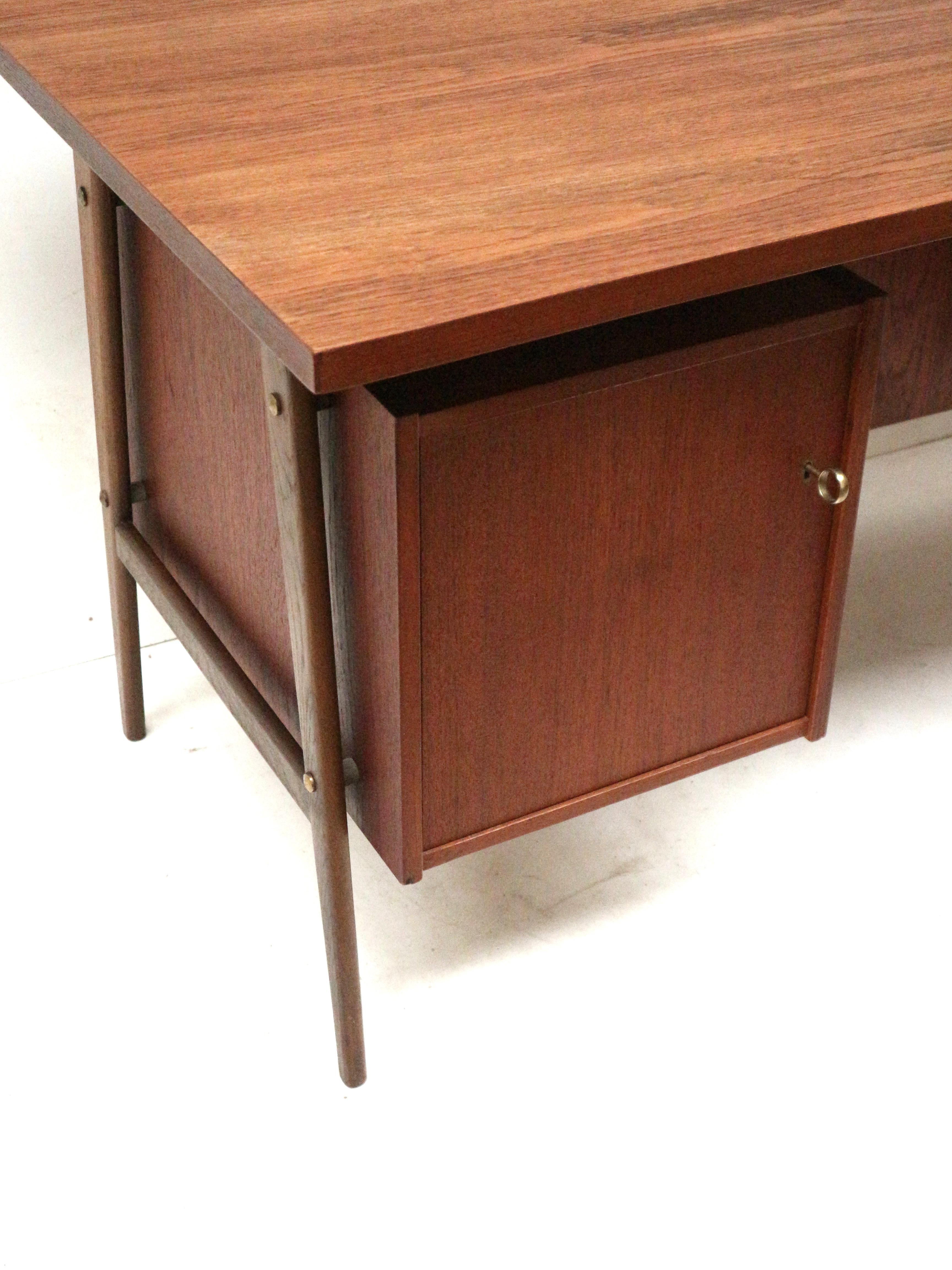 Teak Large vintage Danish design boomerang desk made of teak