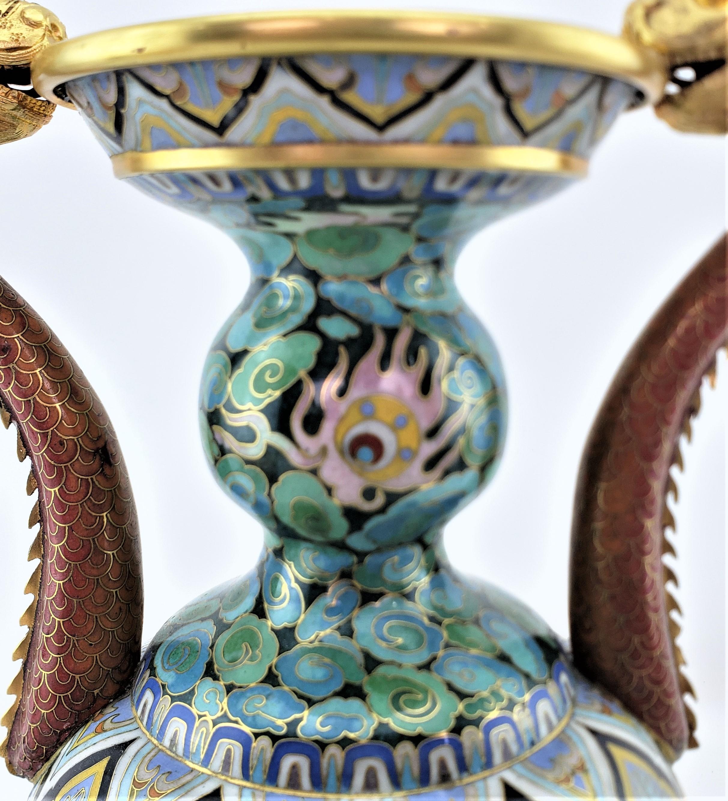 Große dekorative chinesische Cloissone-Vase im Vintage-Stil mit kaiserlichen Drachengriffen im Angebot 4