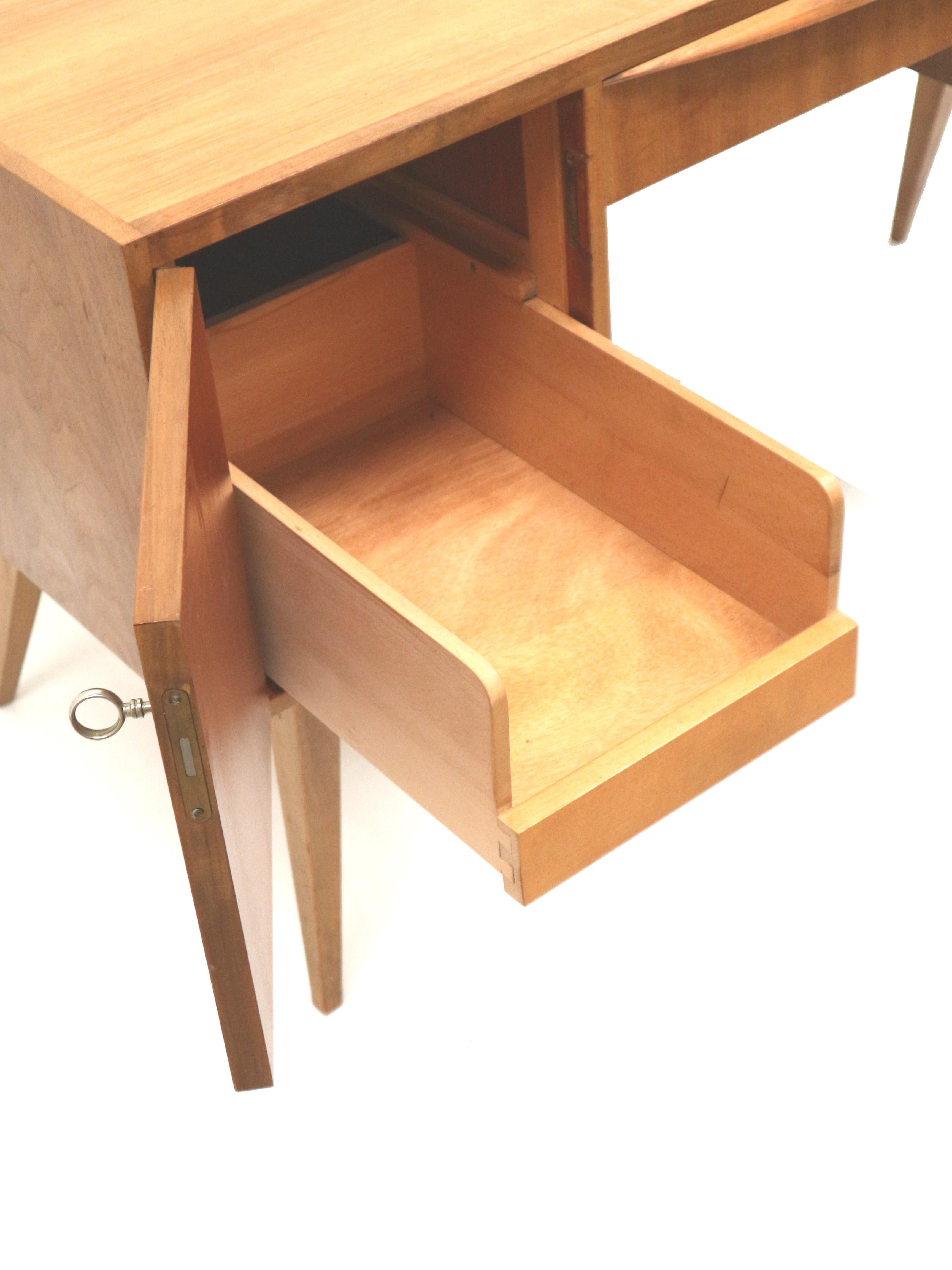 Large vintage desk with slanted legs made in the 70s For Sale 4