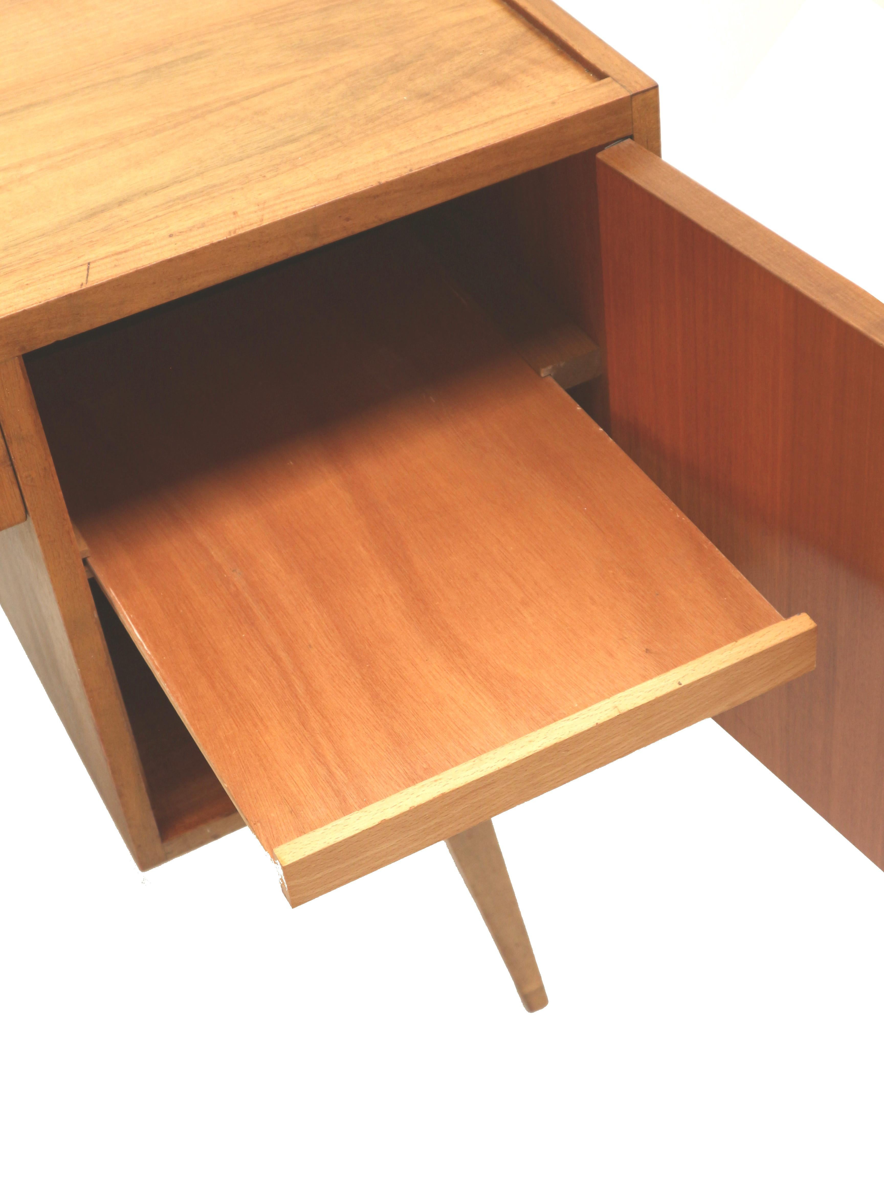 Large vintage desk with slanted legs made in the 70s For Sale 6