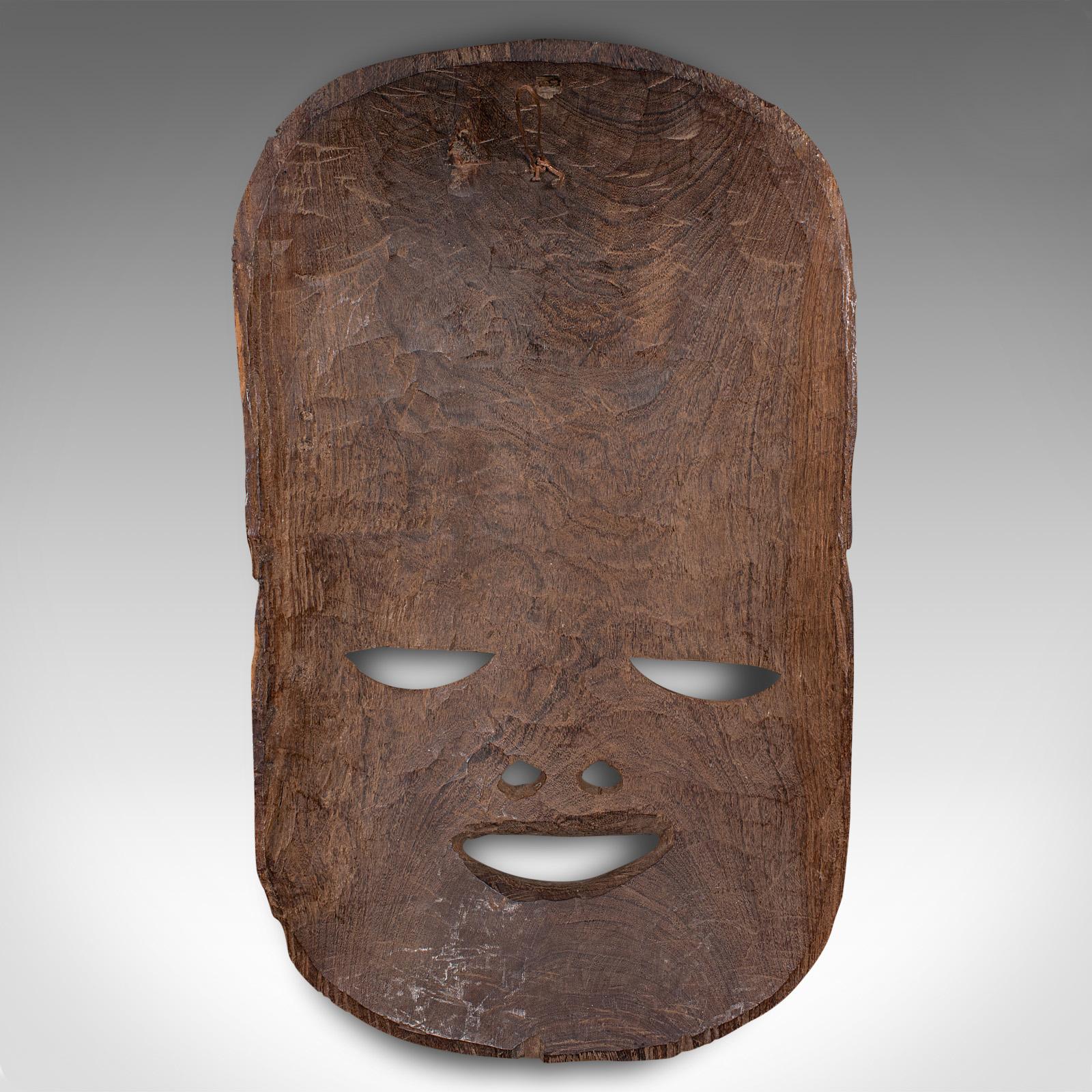 Grand masque d'exposition vintage, africain, bois de fer, sculpté à la main, cérémoniel, tribal en vente 1