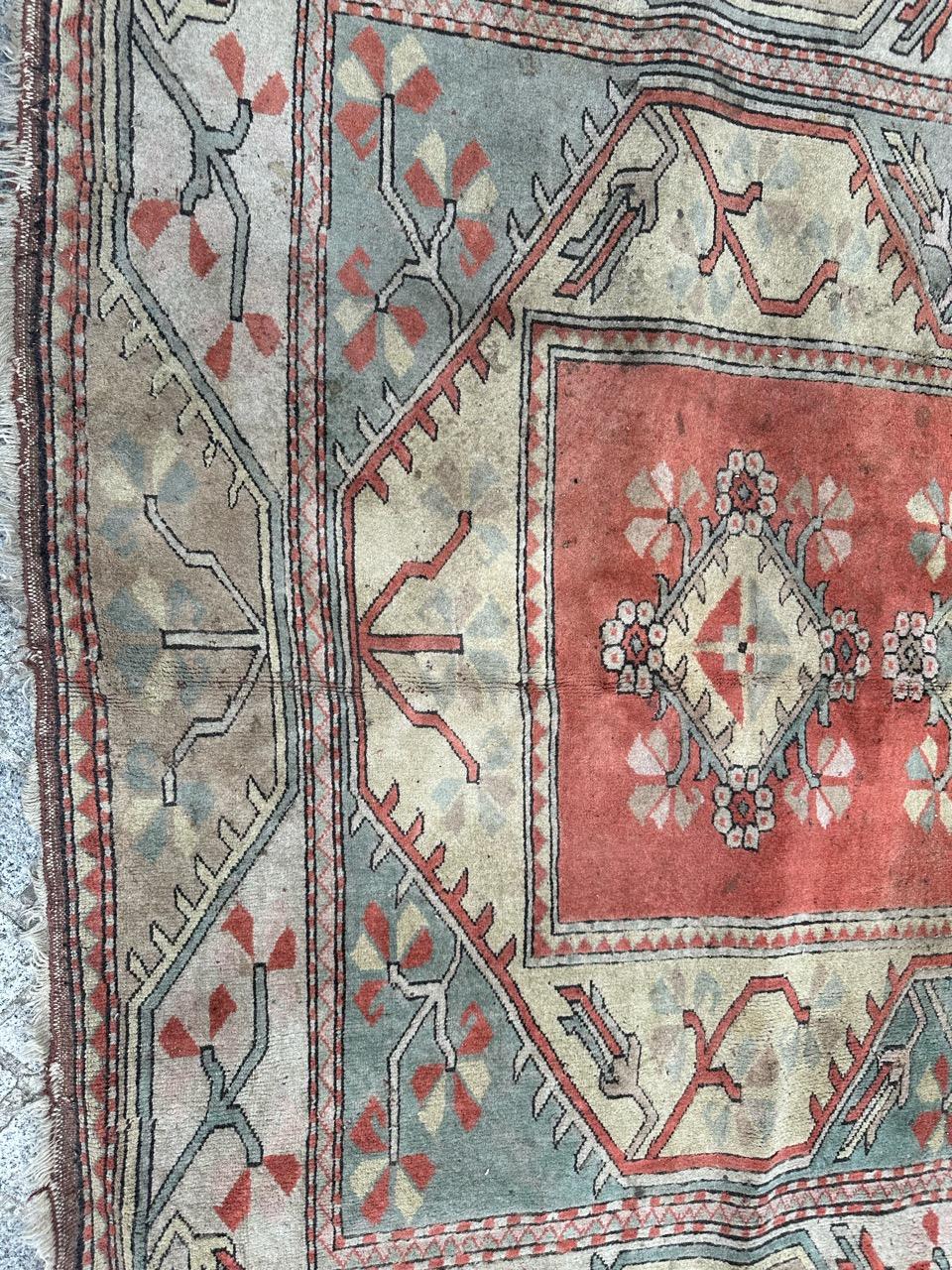 Großer türkischer Kars-Teppich im Used-Look (Oushak) im Angebot