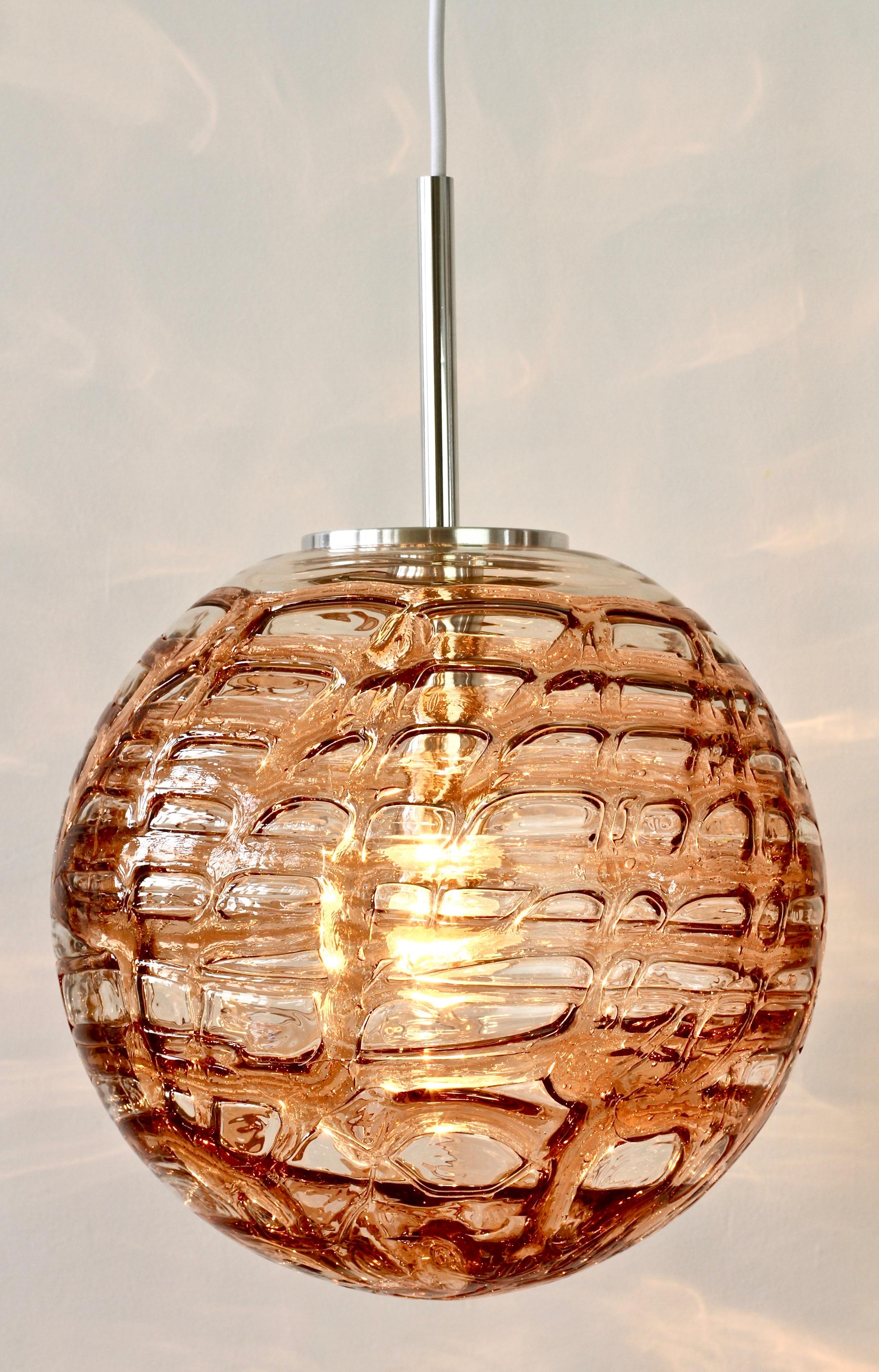  Vintage Doria Leuchten 1960s Pink Murano Glass Globe Pendant Lights / Lamps In Good Condition In Landau an der Isar, Bayern
