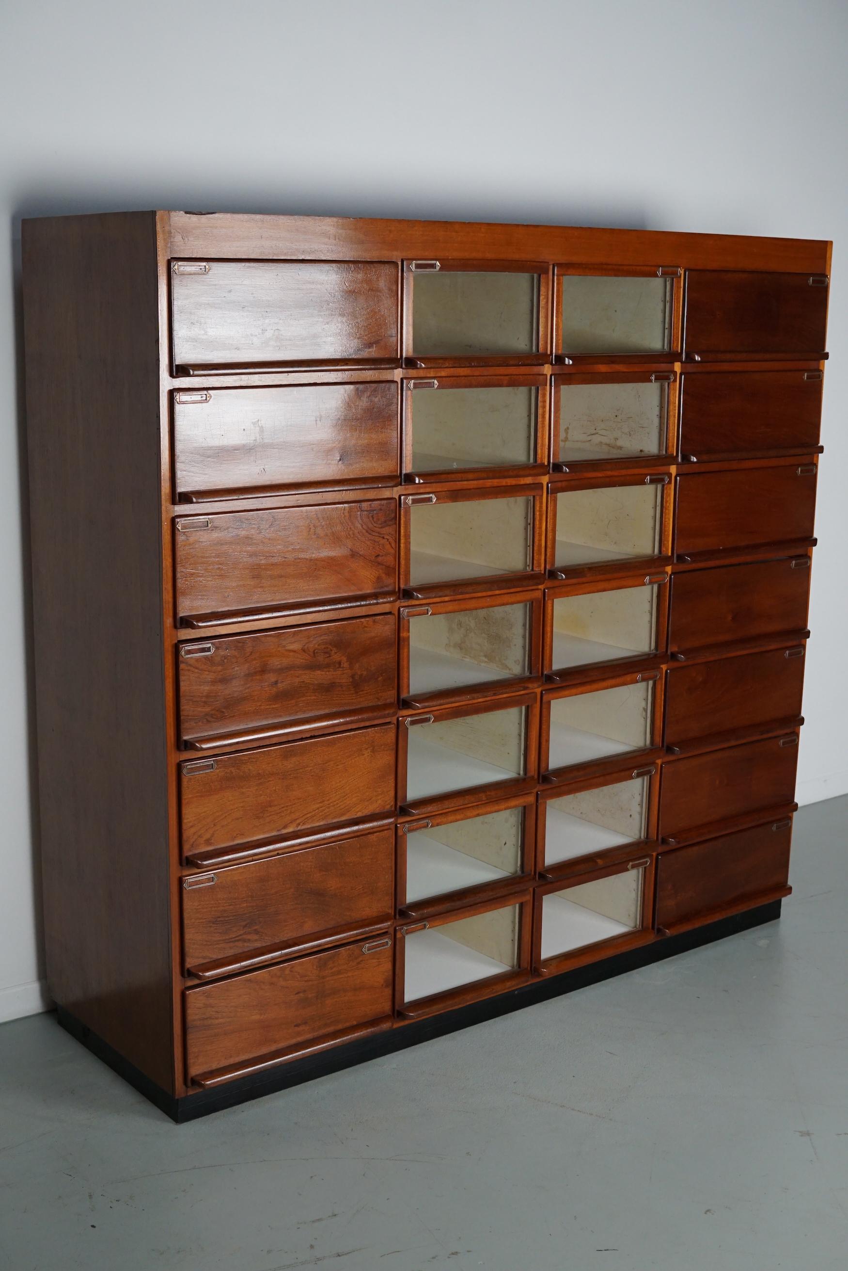Grand meuble de rangement Haberdashery Shop en bois dur néerlandais, années 1930 en vente 7