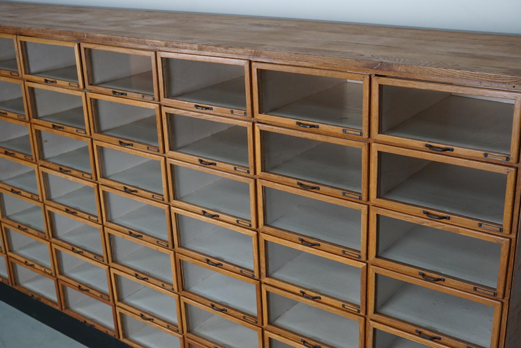 Grande mobile da merceria vintage in Oak Oak, anni '1950 in vendita 4