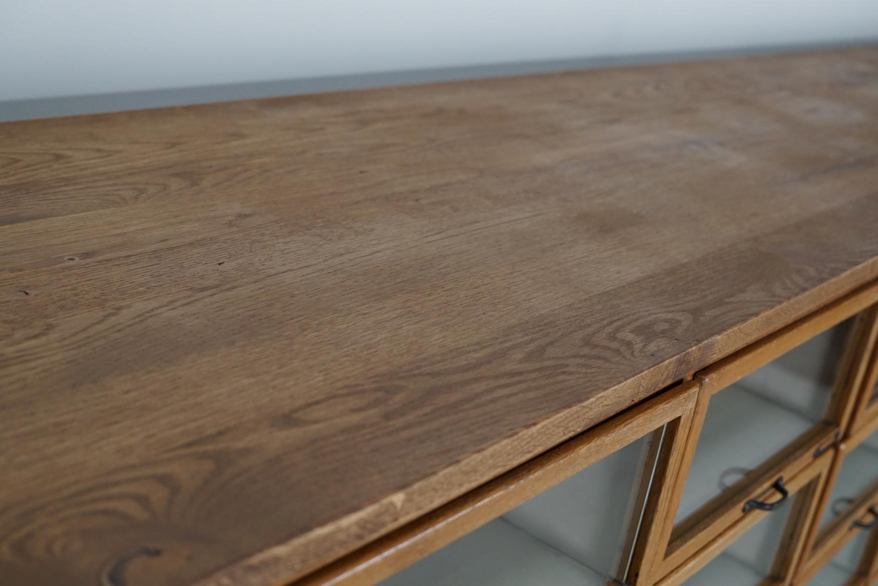 Grande mobile da merceria vintage in Oak Oak, anni '1950 in vendita 12