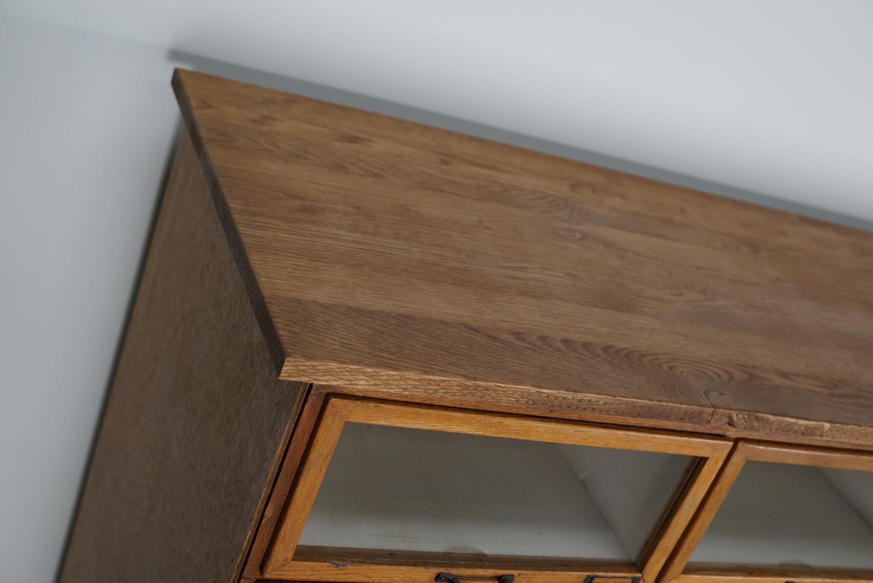 Grande mobile da merceria vintage in Oak Oak, anni '1950 in vendita 2