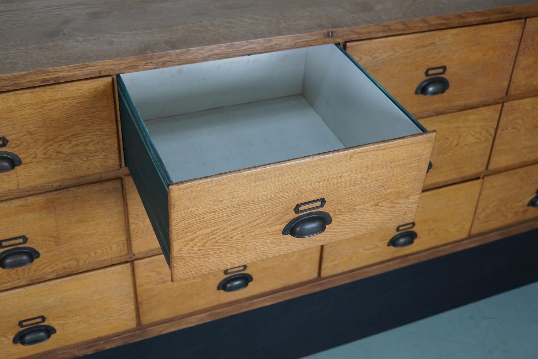Grande mobile da negozio / credenza in Oak Oak d'epoca, anni '50 in vendita 3