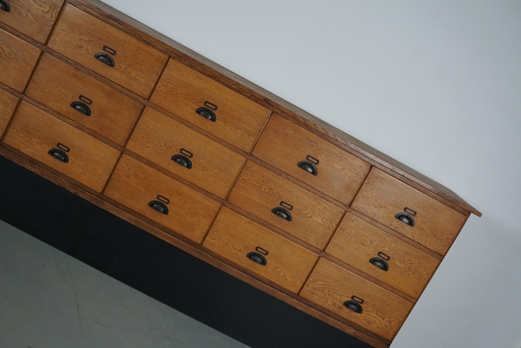 Grande mobile da negozio / credenza in Oak Oak d'epoca, anni '50 in vendita 4