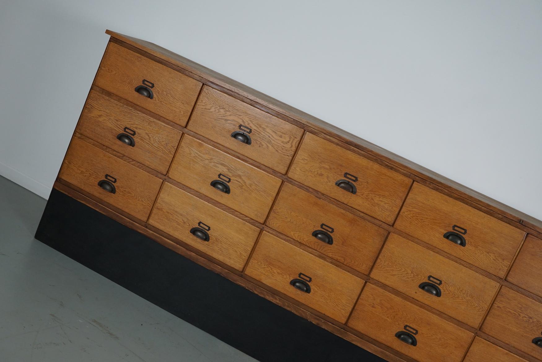 Grande mobile da negozio / credenza in Oak Oak d'epoca, anni '50 in vendita 5