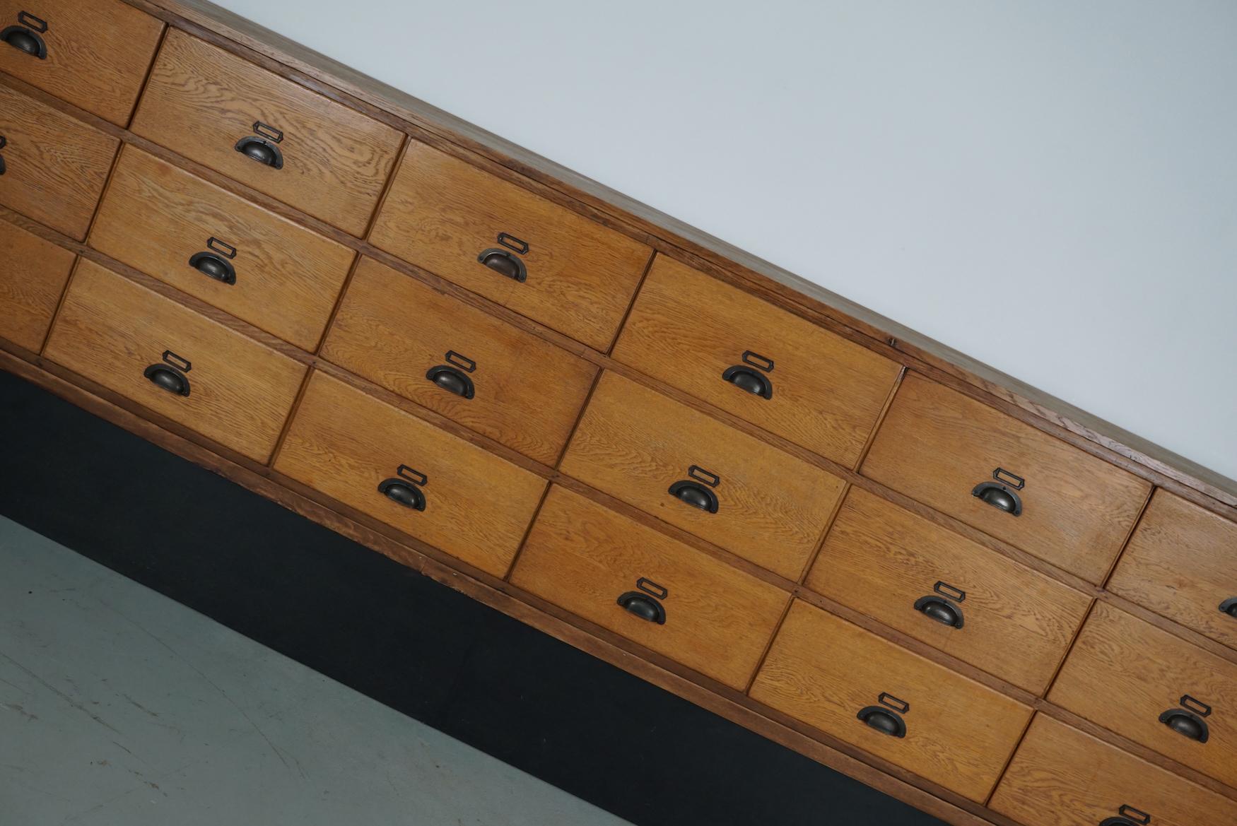 Grande mobile da negozio / credenza in Oak Oak d'epoca, anni '50 in vendita 6