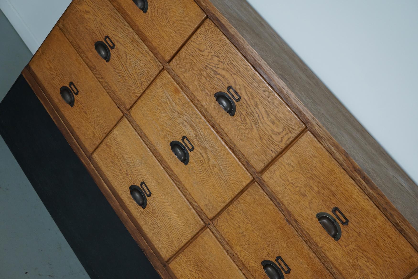 Grande mobile da negozio / credenza in Oak Oak d'epoca, anni '50 in vendita 12