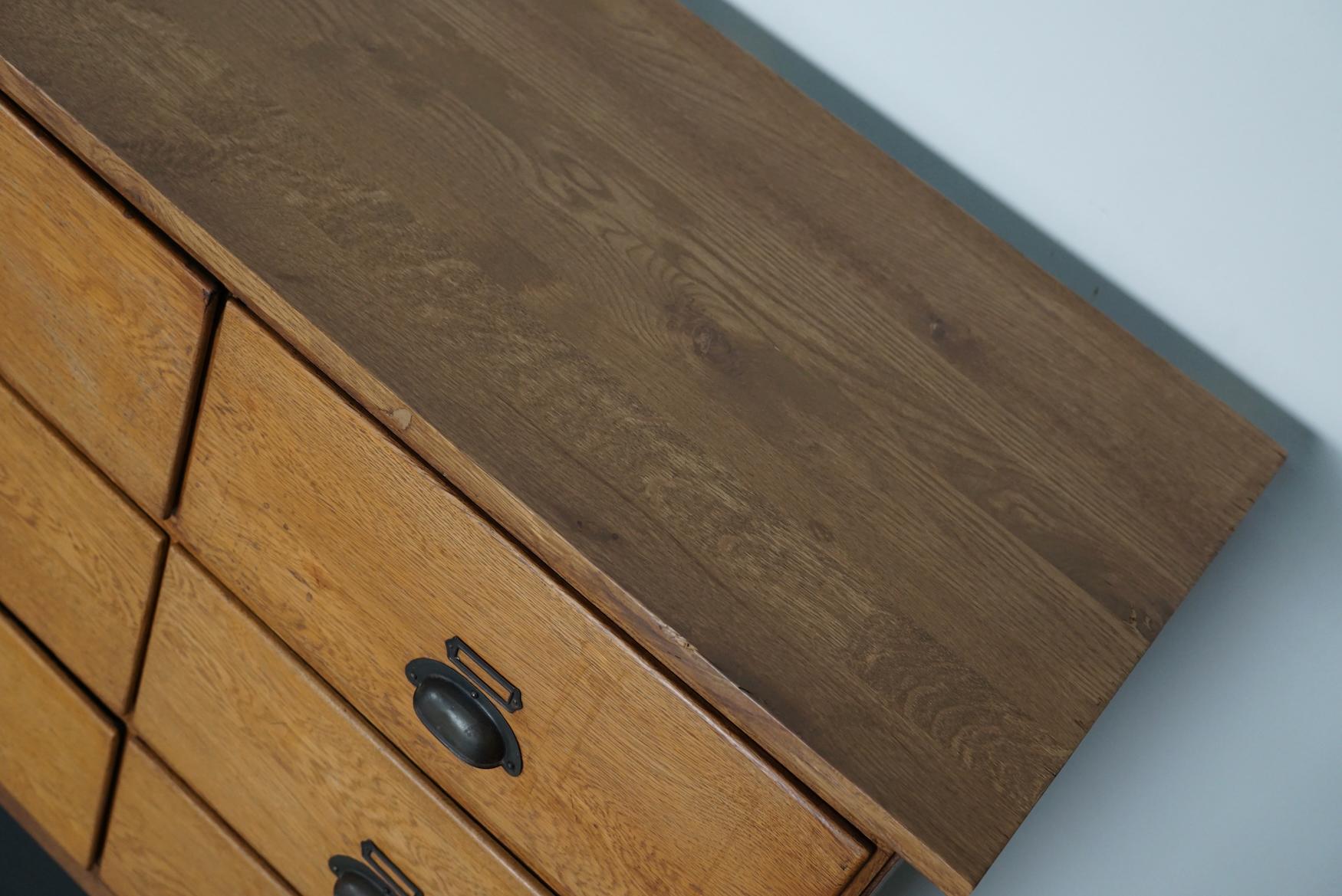 Quercia Grande mobile da negozio / credenza in Oak Oak d'epoca, anni '50 in vendita