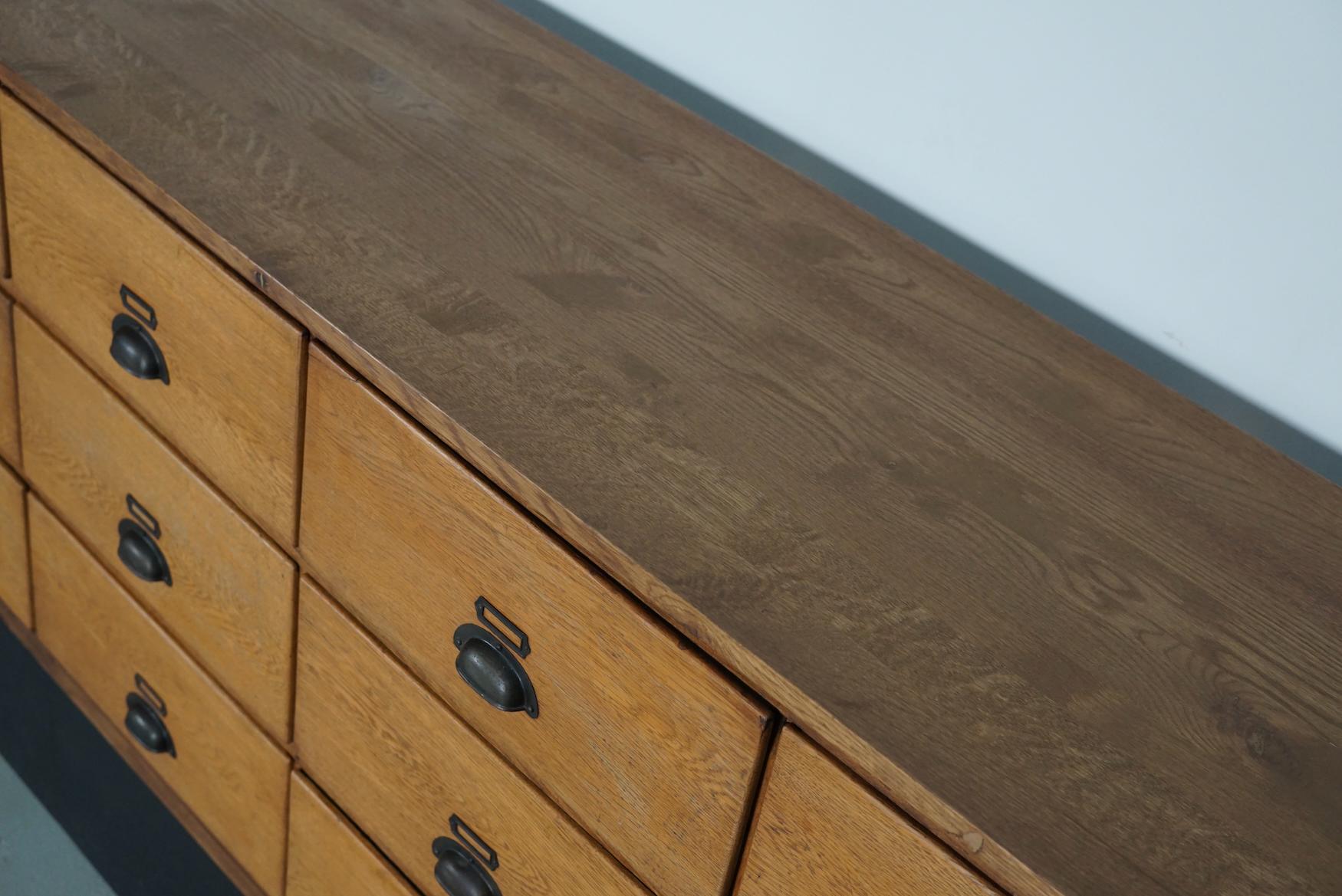Grande mobile da negozio / credenza in Oak Oak d'epoca, anni '50 in vendita 1