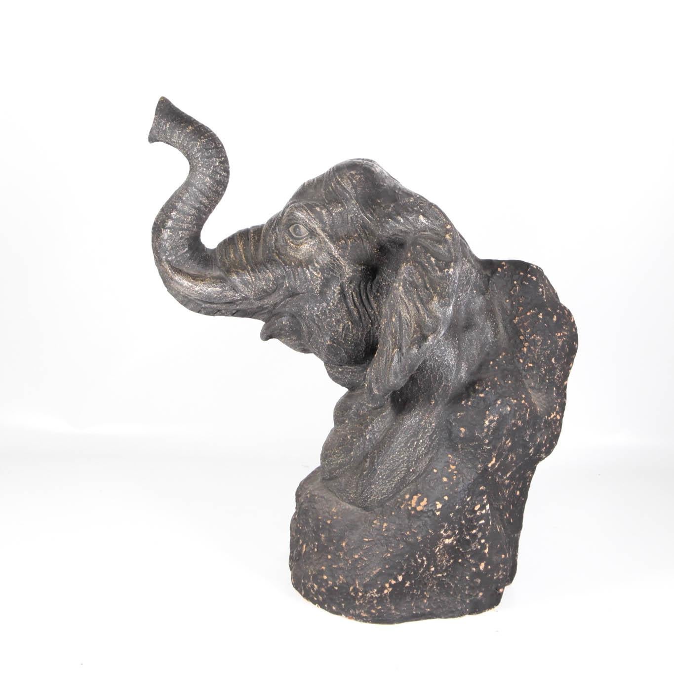 Grande sculpture vintage d'lphant en terre cuite en vente 1