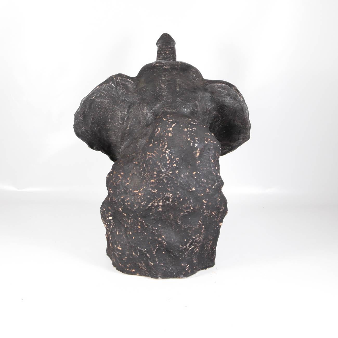 Grande sculpture vintage d'lphant en terre cuite en vente 2