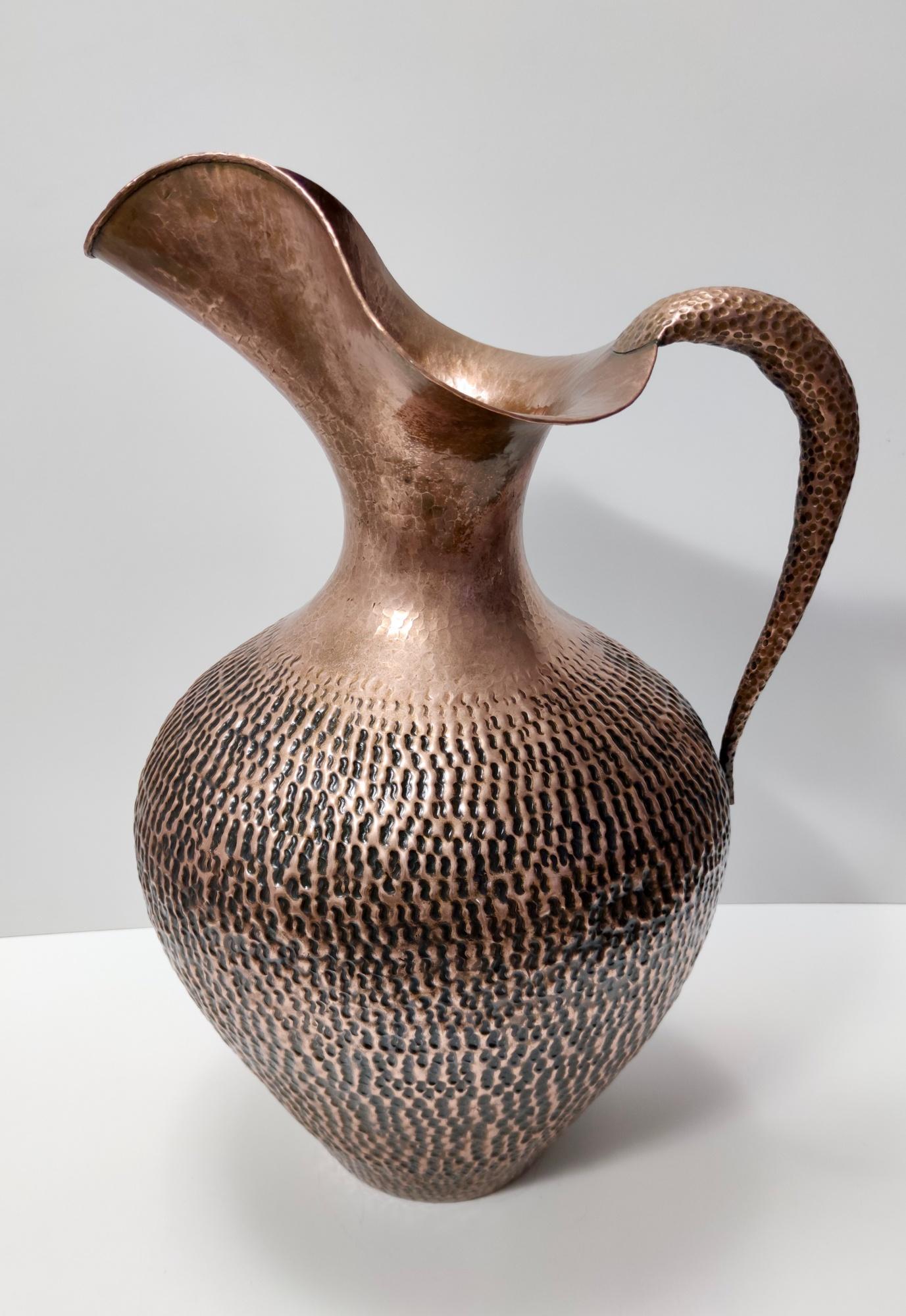Large Vintage Embossed Copper Pitcher Vase by Egidio Casagrande, Italy For Sale 3