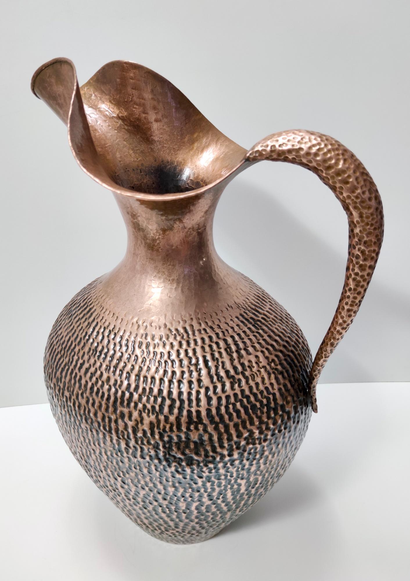 Large Vintage Embossed Copper Pitcher Vase by Egidio Casagrande, Italy For Sale 4