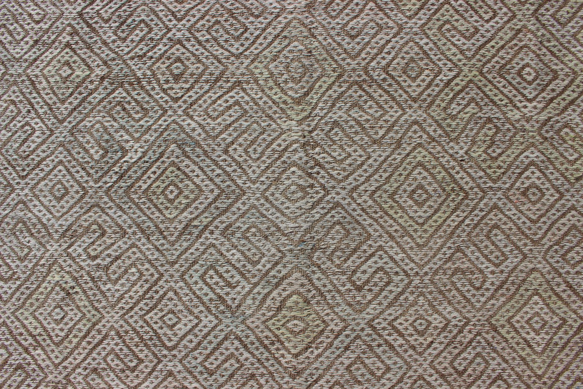 Wool Large Vintage Embroidered Flat-Weave in Ivory and Brown with Geometric Design For Sale