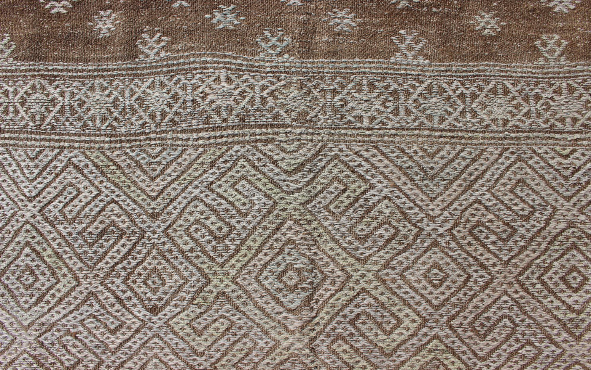 Large Vintage Embroidered Flat-Weave in Ivory and Brown with Geometric Design For Sale 1