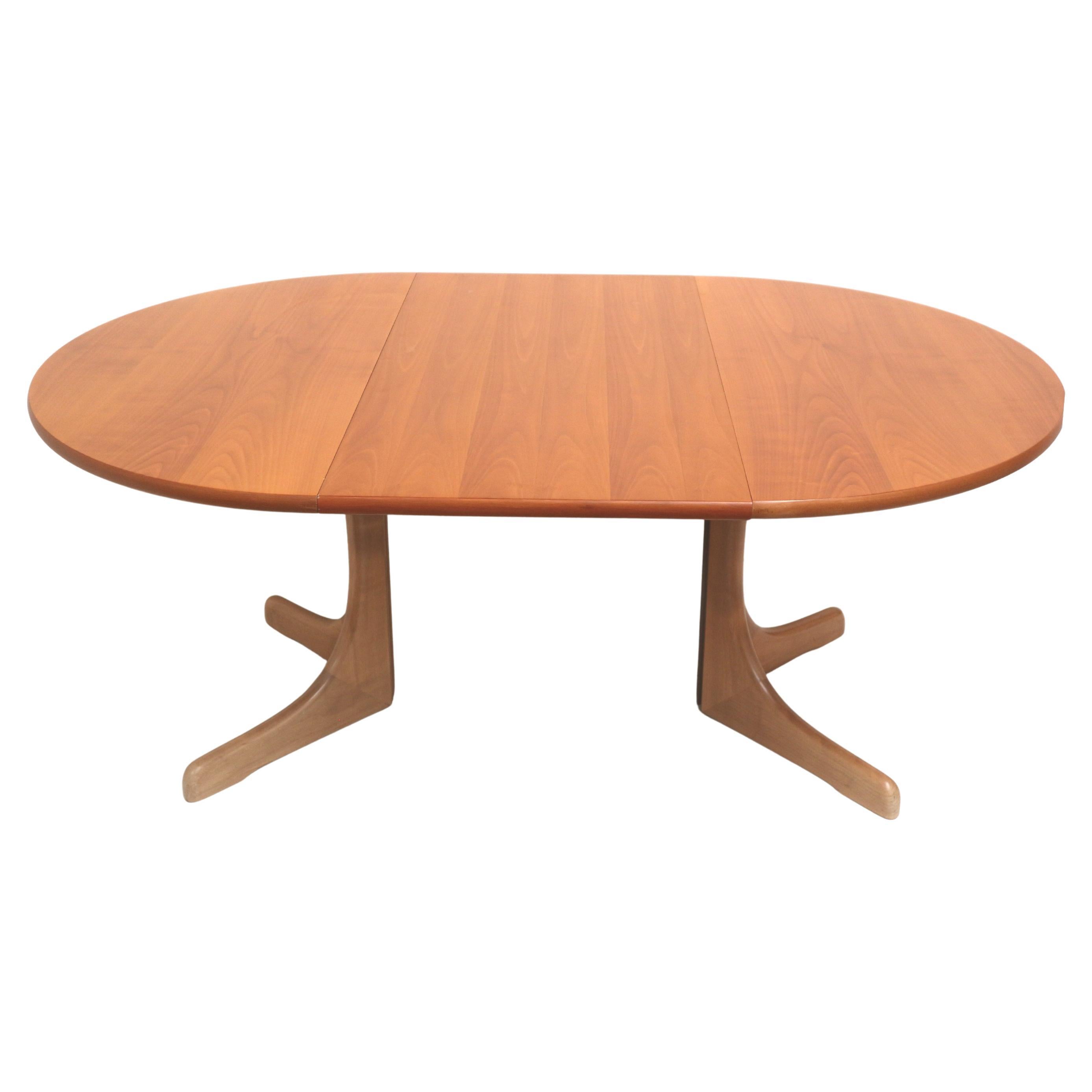 Large vintage extendable dining table from the 70s For Sale