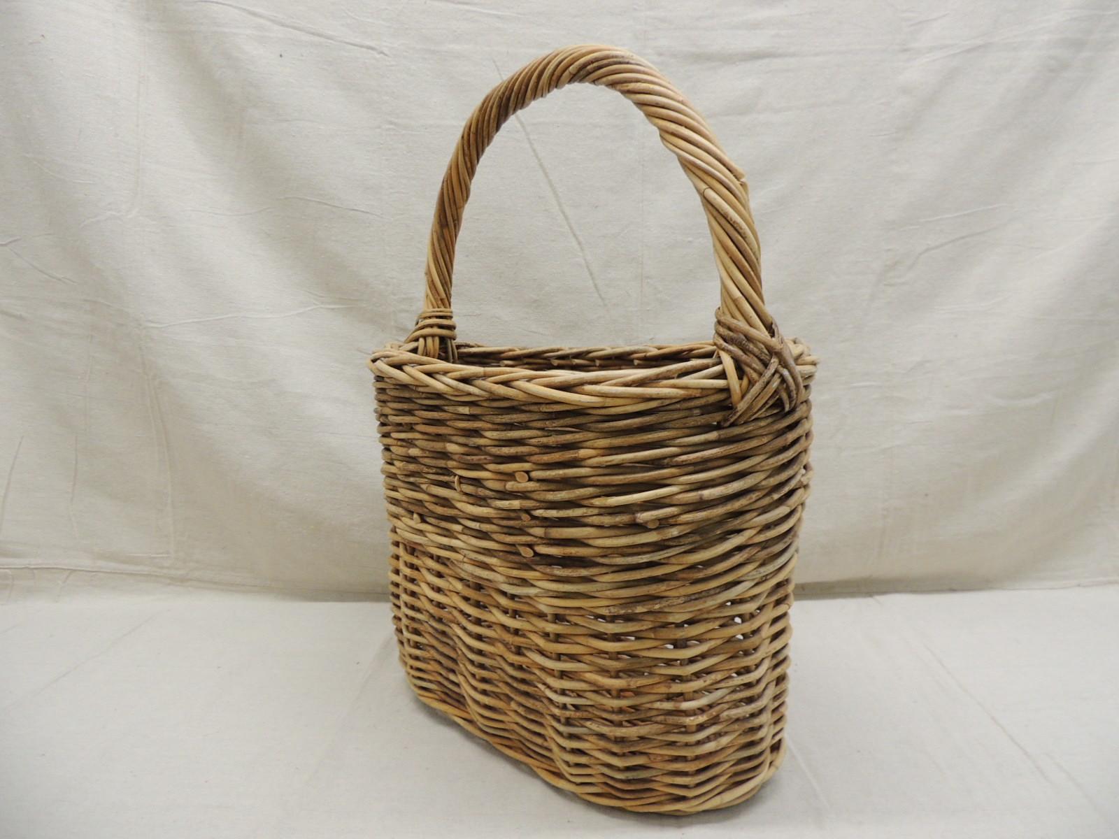 Large vintage farmers willow basket with handle
Also a magazine stand or rack
Size: 19