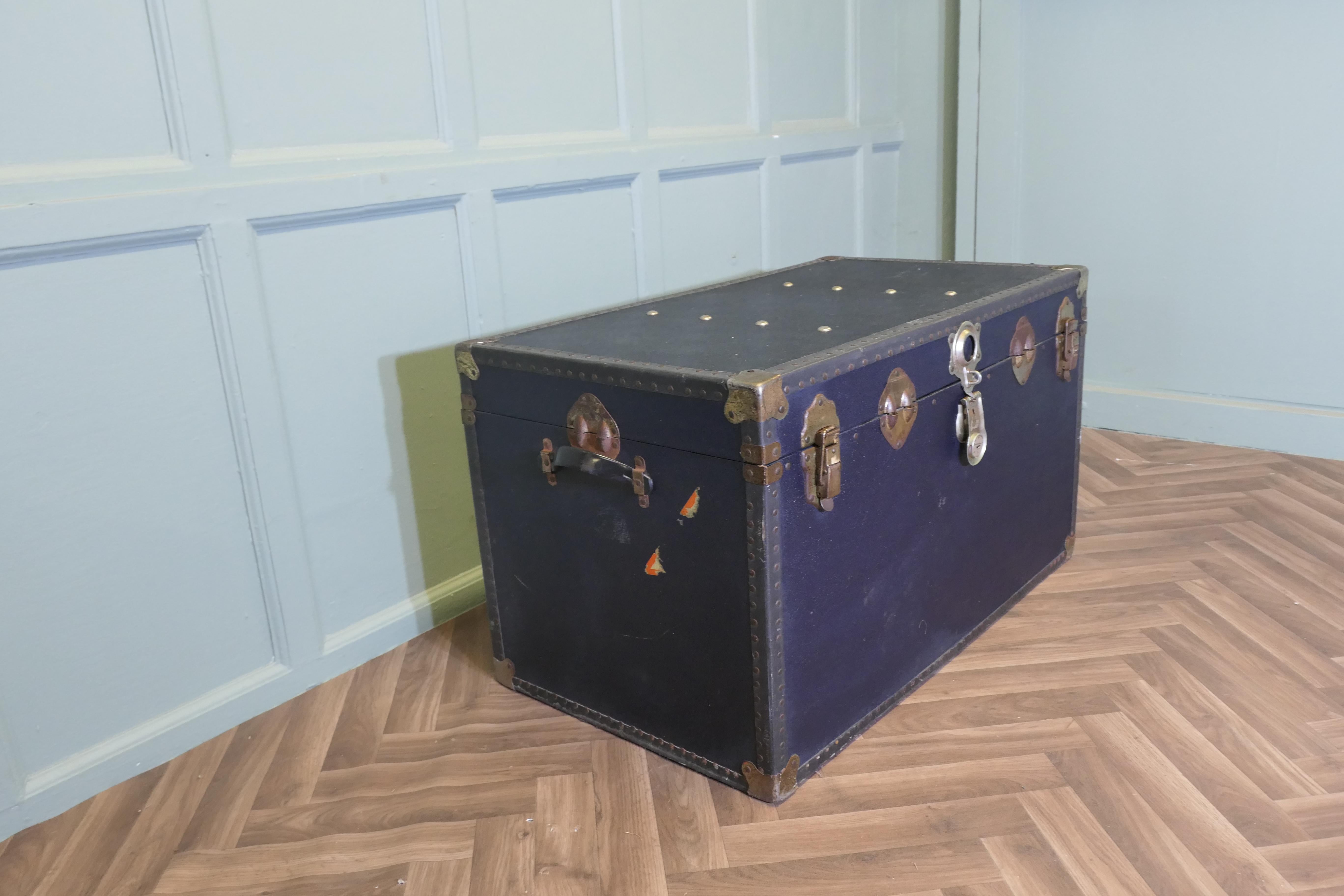Große Vintage Faux Leder beschlagene Reisetasche im Zustand „Gut“ im Angebot in Godshill, Isle of Wight