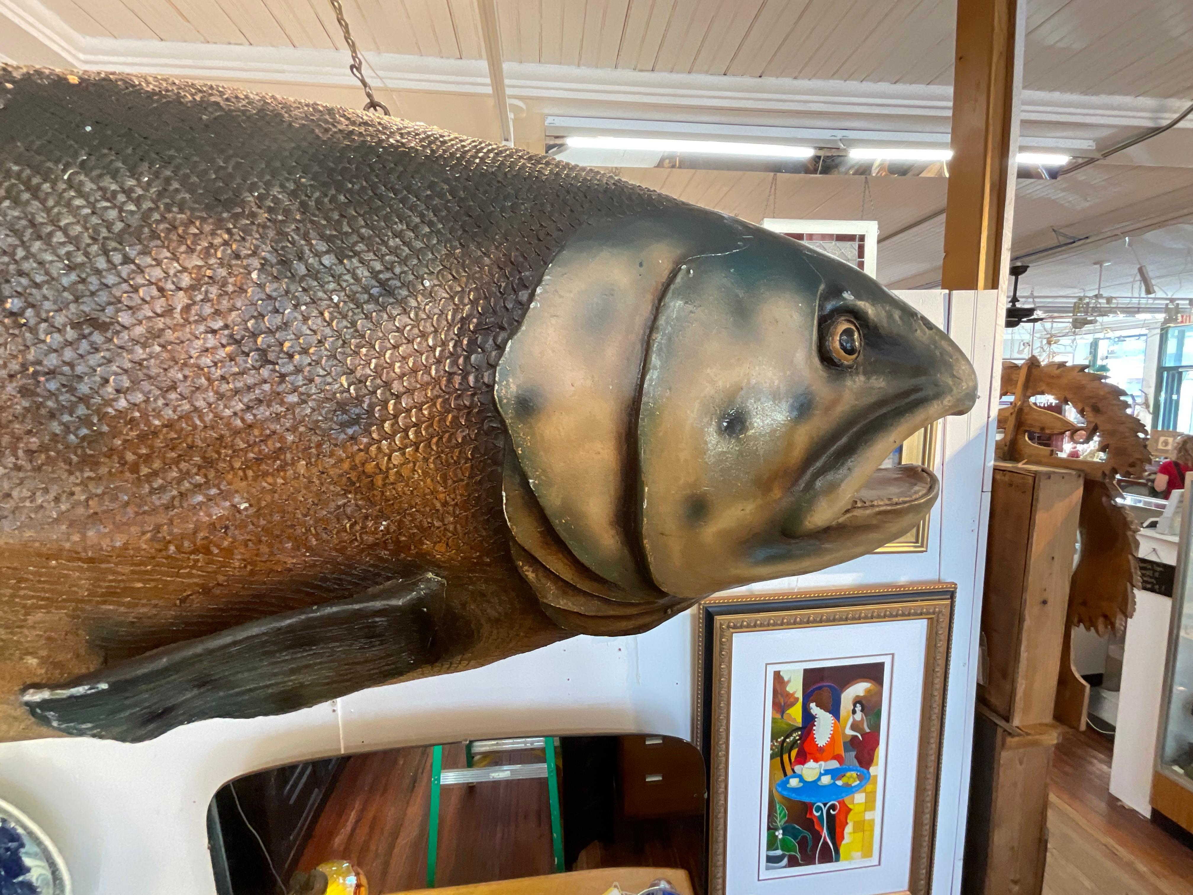 Große Vintage Fischhandelsschild-Skulptur, Vintage im Zustand „Gut“ im Angebot in Hopewell, NJ