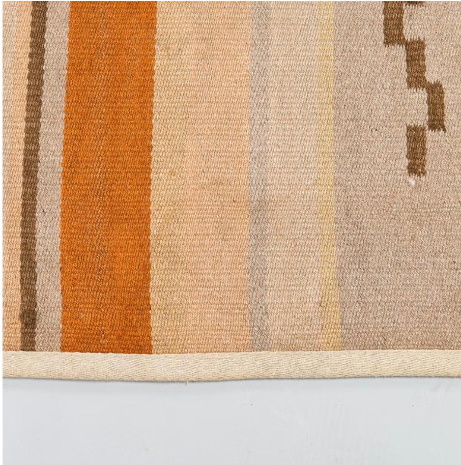 Großer finnischer Teppich mit flacher Welle im Vintage-Stil. (Finnisch) im Angebot