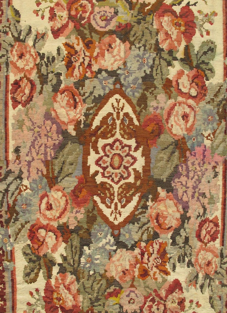 Large Vintage Floral Kilim in Elegant European Design For Sale at 1stDibs