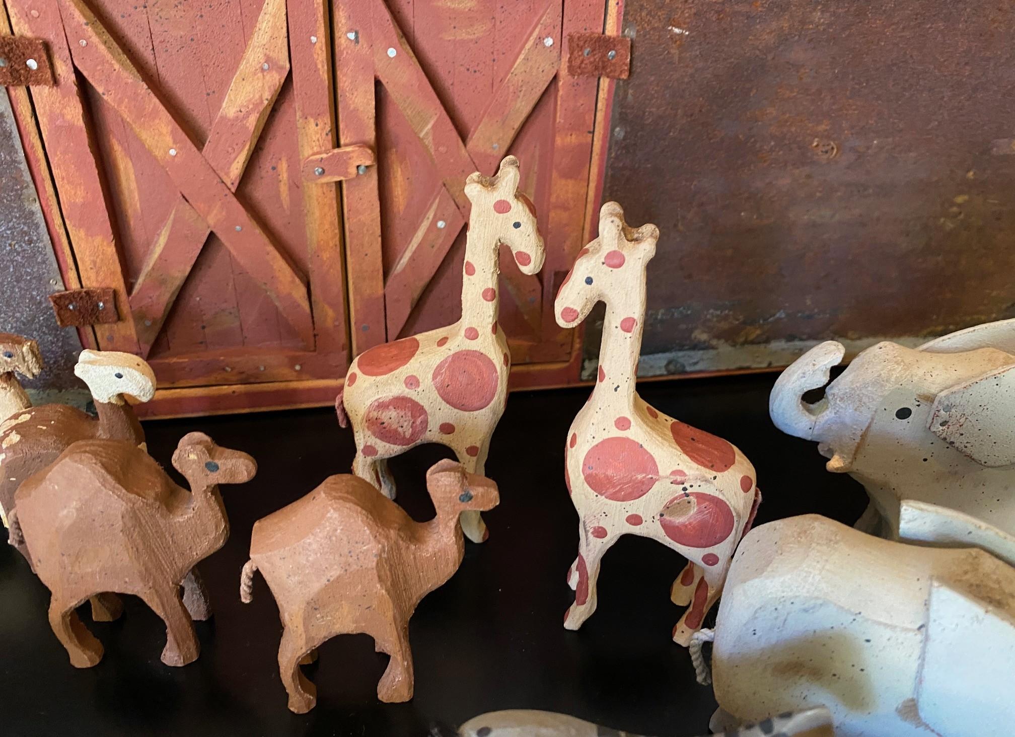 Grande scultura di arte popolare d'epoca firmata in edizione limitata dell'Arca di Noè, un giocattolo da salotto in vendita 3