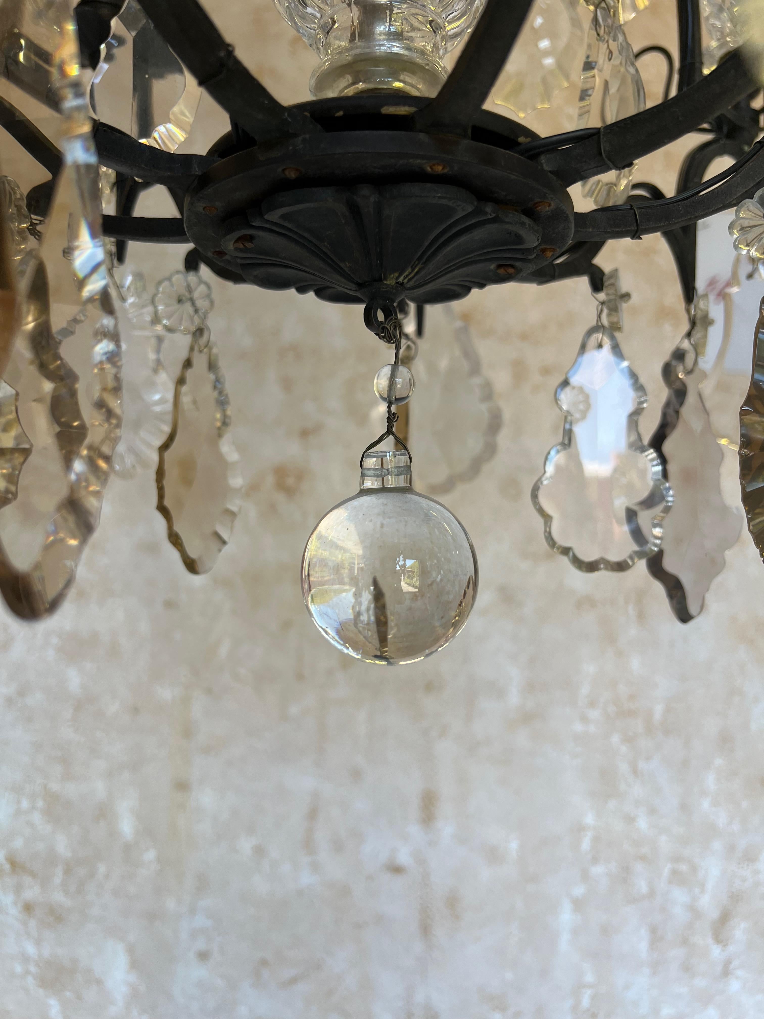 Gran araña de cristal francesa vintage de los años 20 con seis luces Francés en venta