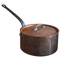 Großer französischer Kochtopf aus gehämmertem Kupfer mit Deckel, Eisengriff, Mitte des Jahrhunderts