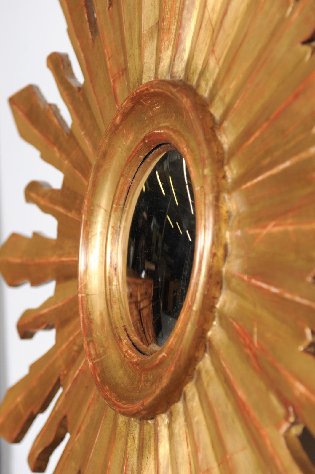 Grand Sunburst français du milieu du siècle dernier avec petite plaque de miroir convexe en vente 3