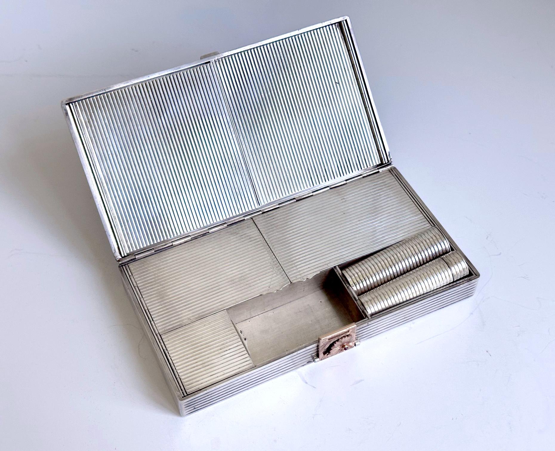 Oversized Vintage French Silver Compact Case by Boucheron For Sale 8